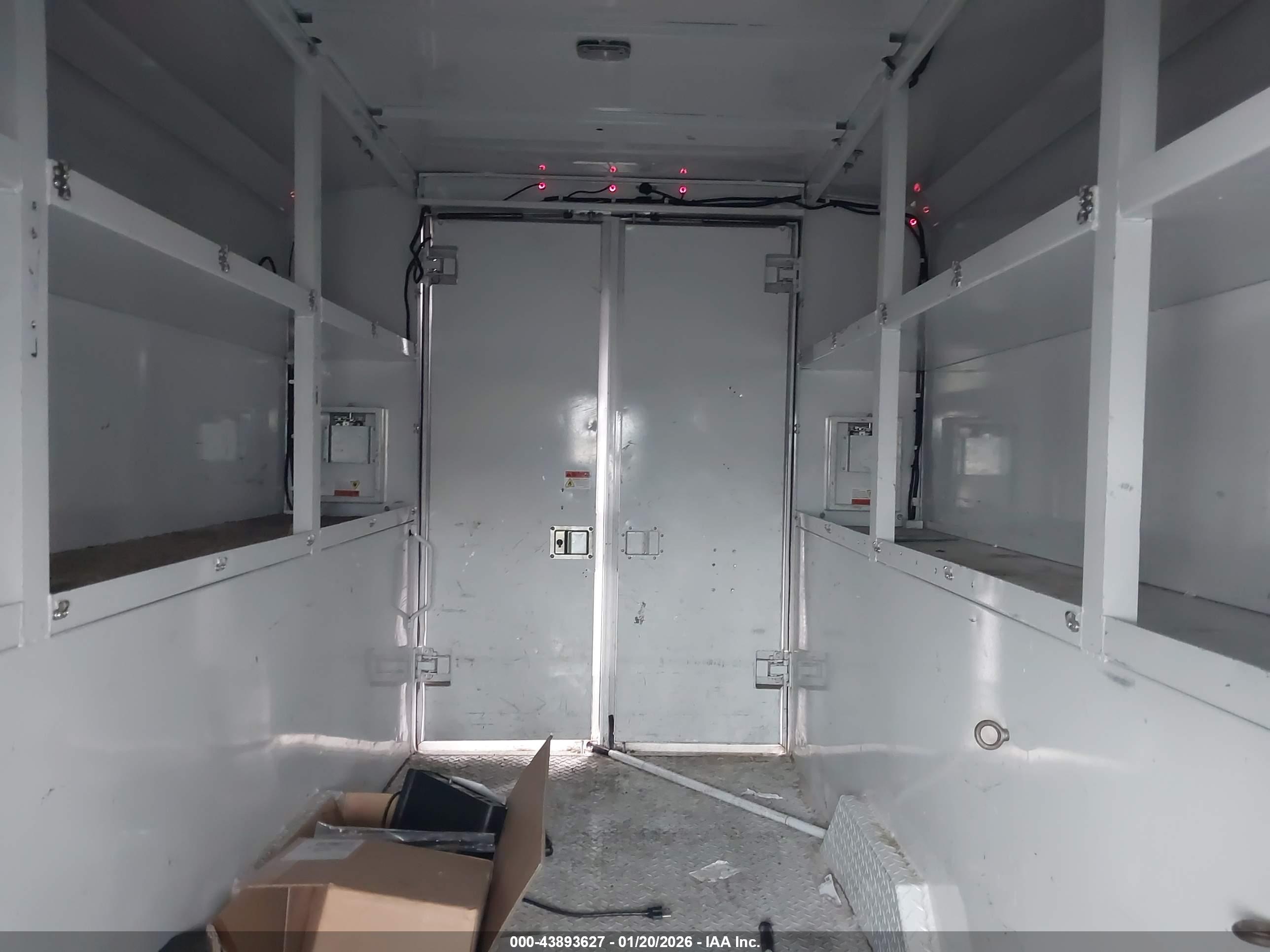 FORD TRANSIT-350 image 8