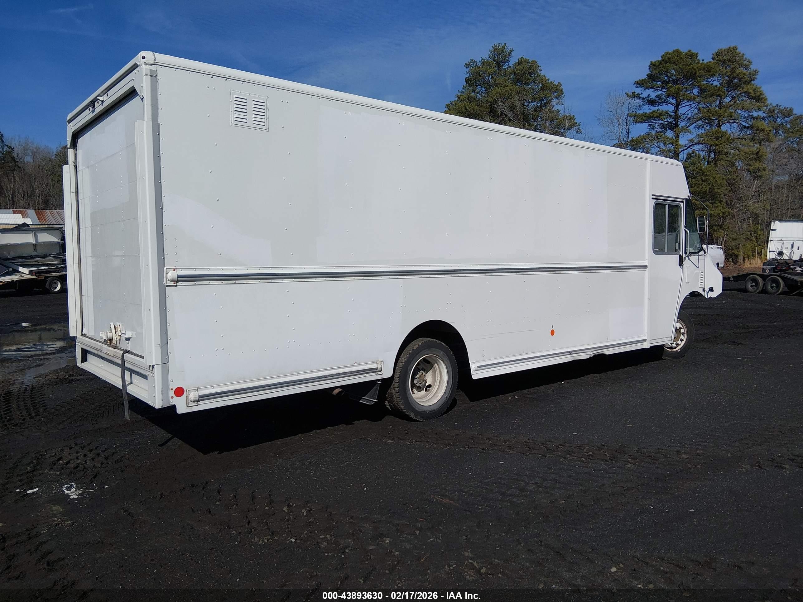 FREIGHTLINER MT55G image 4