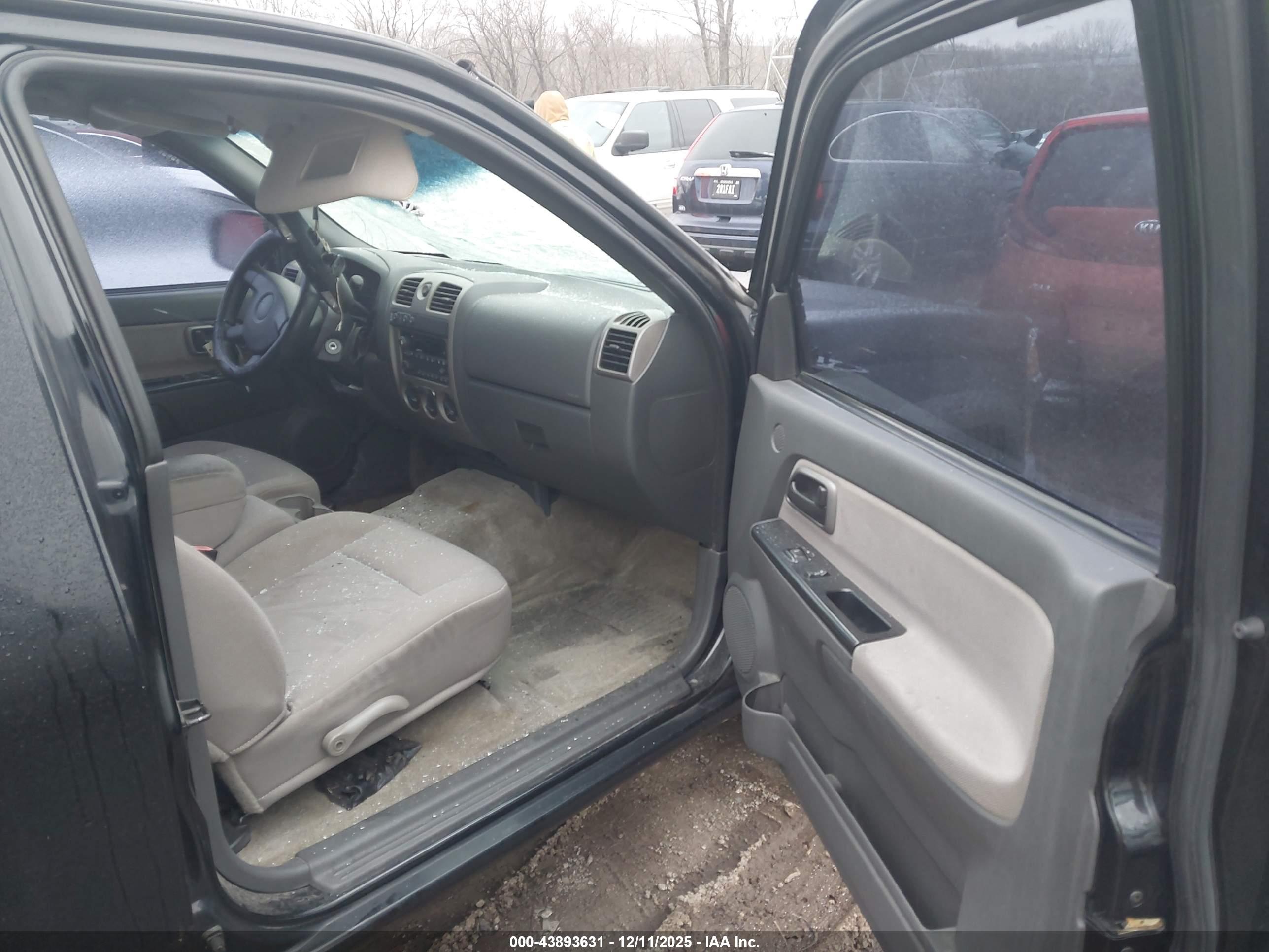 CHEVROLET COLORADO image 5