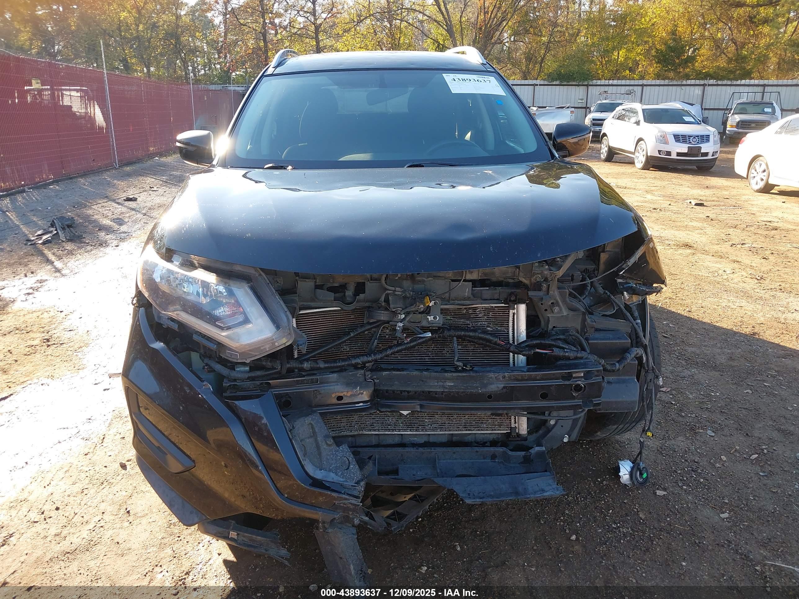 NISSAN ROGUE image 6