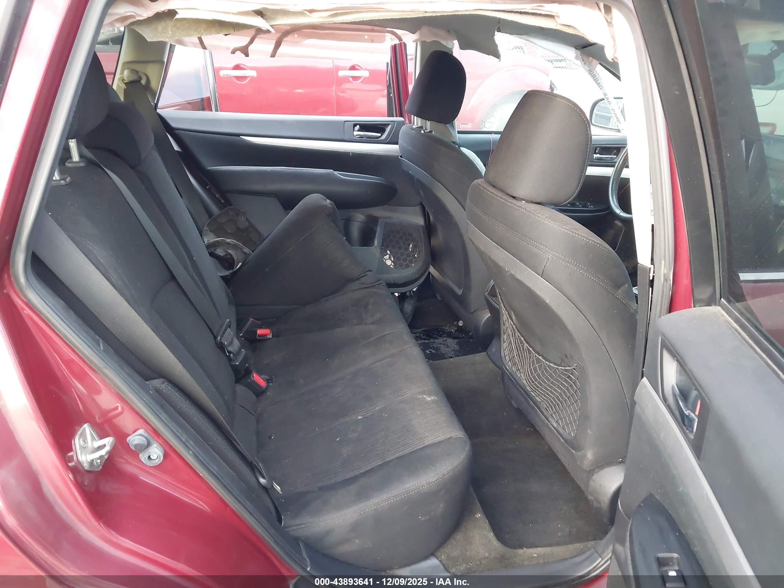SUBARU OUTBACK image 8
