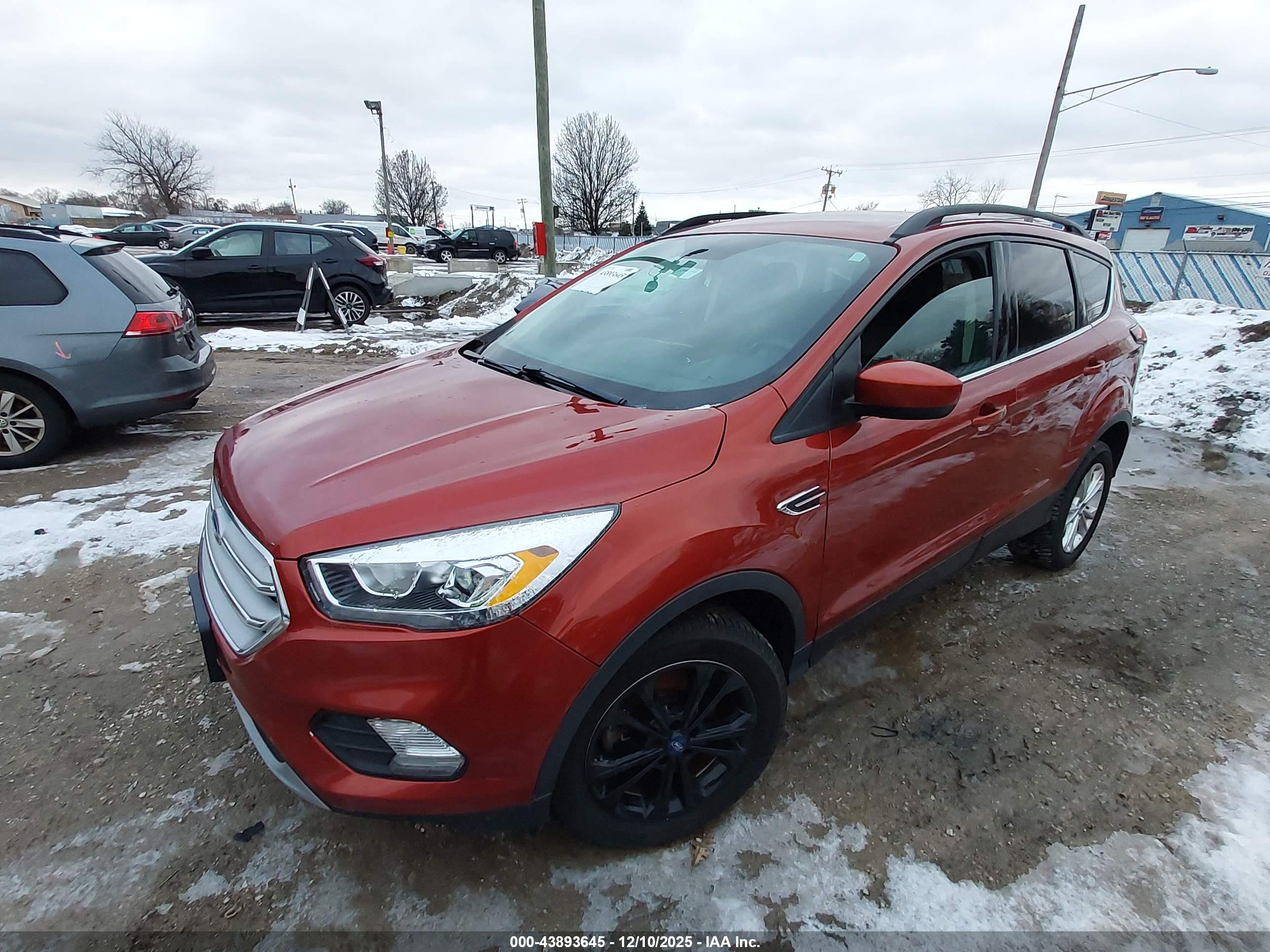 FORD ESCAPE image 2