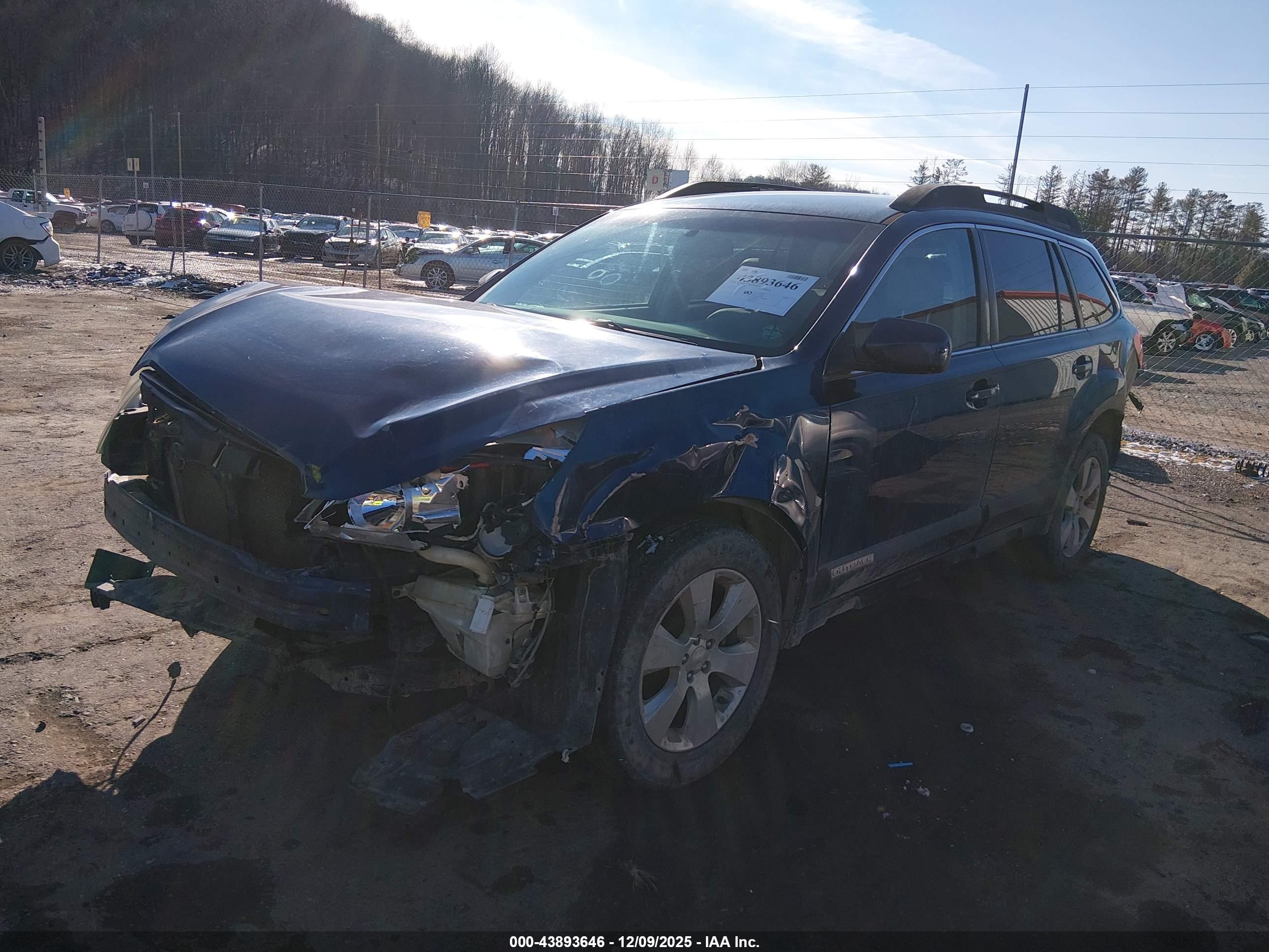 SUBARU OUTBACK image 2
