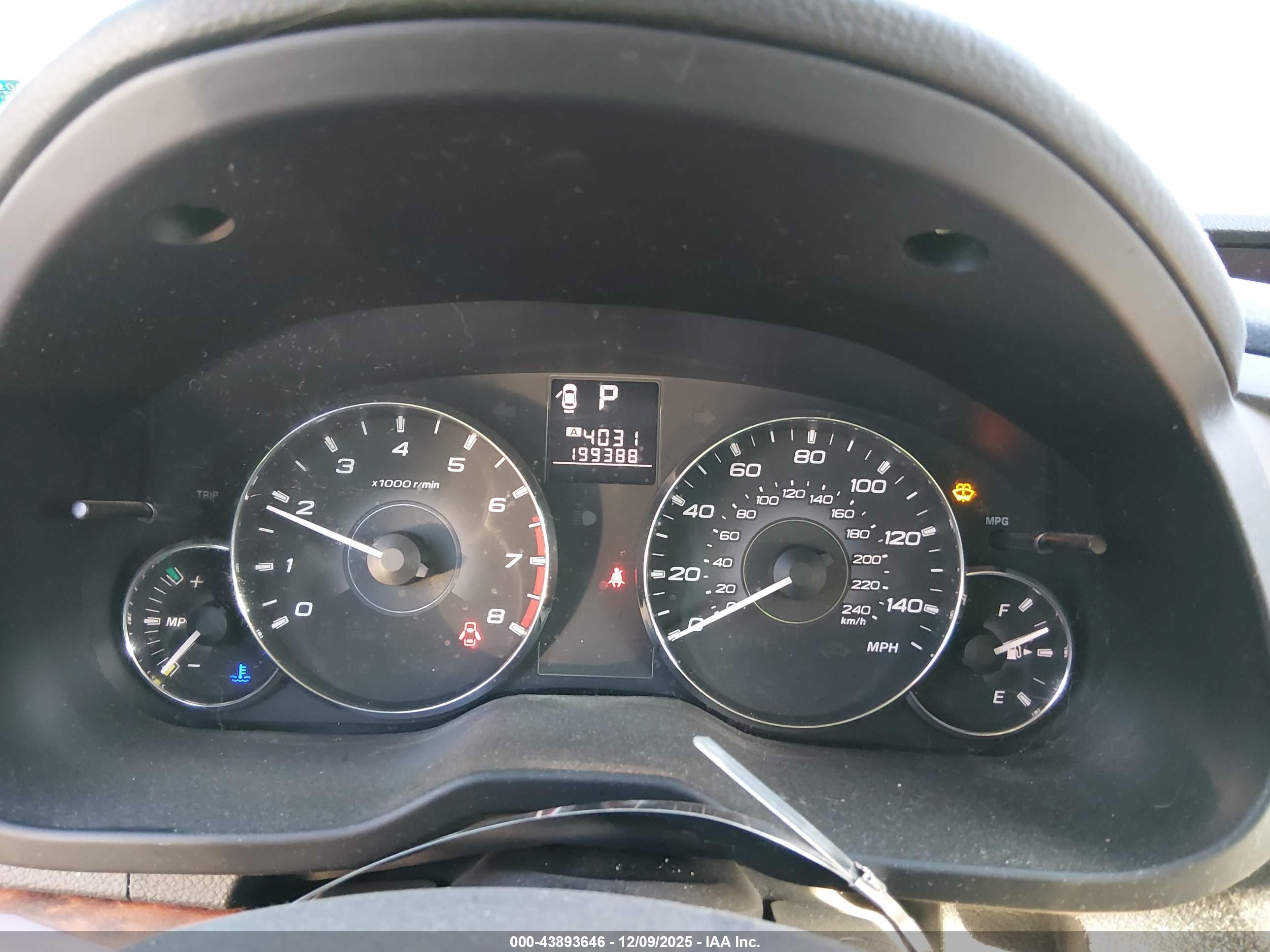 SUBARU OUTBACK image 7