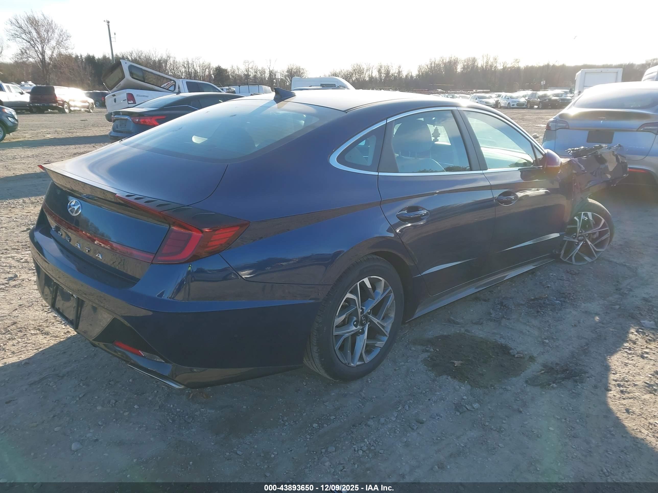 HYUNDAI SONATA image 4
