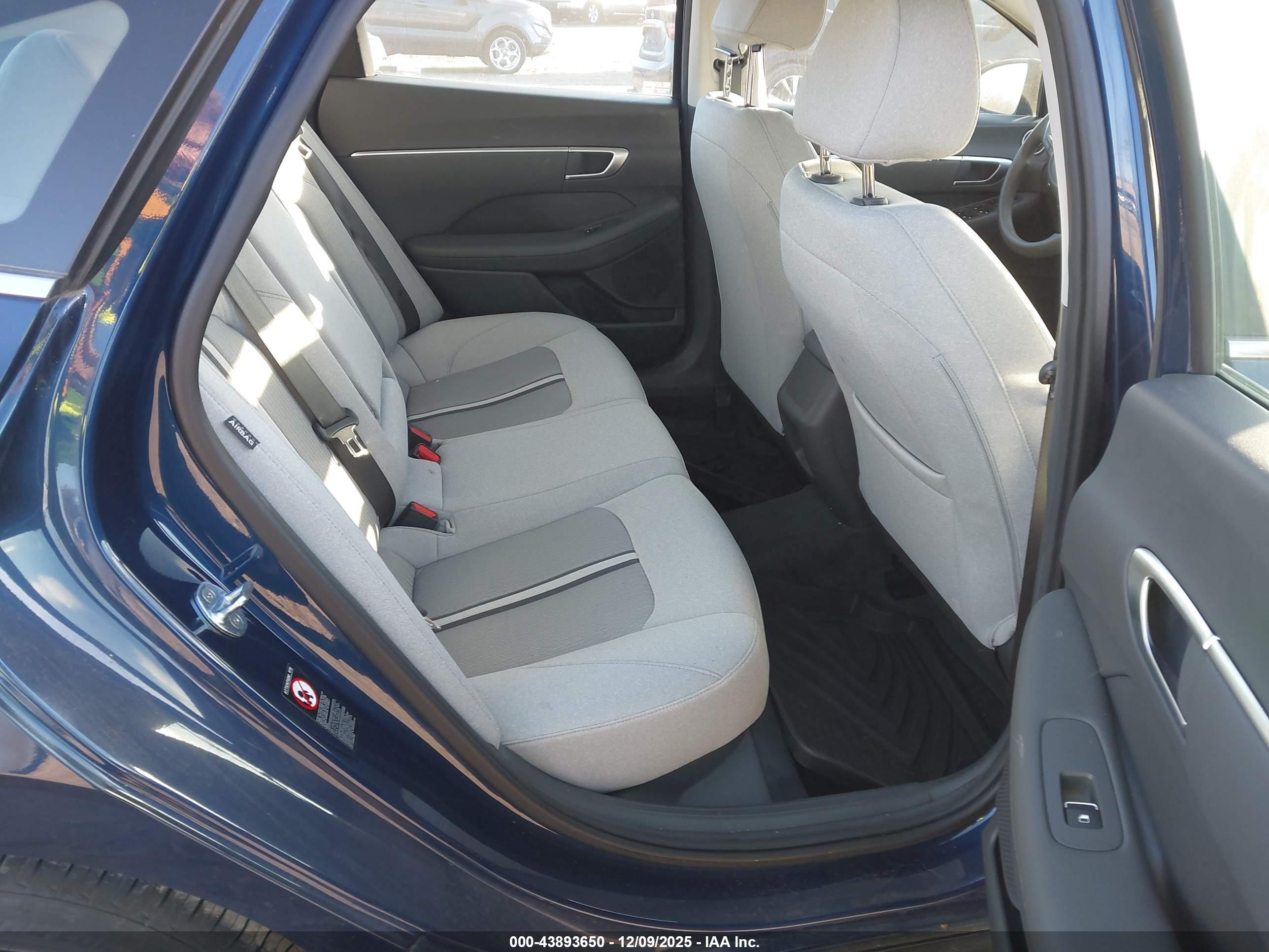 HYUNDAI SONATA image 8