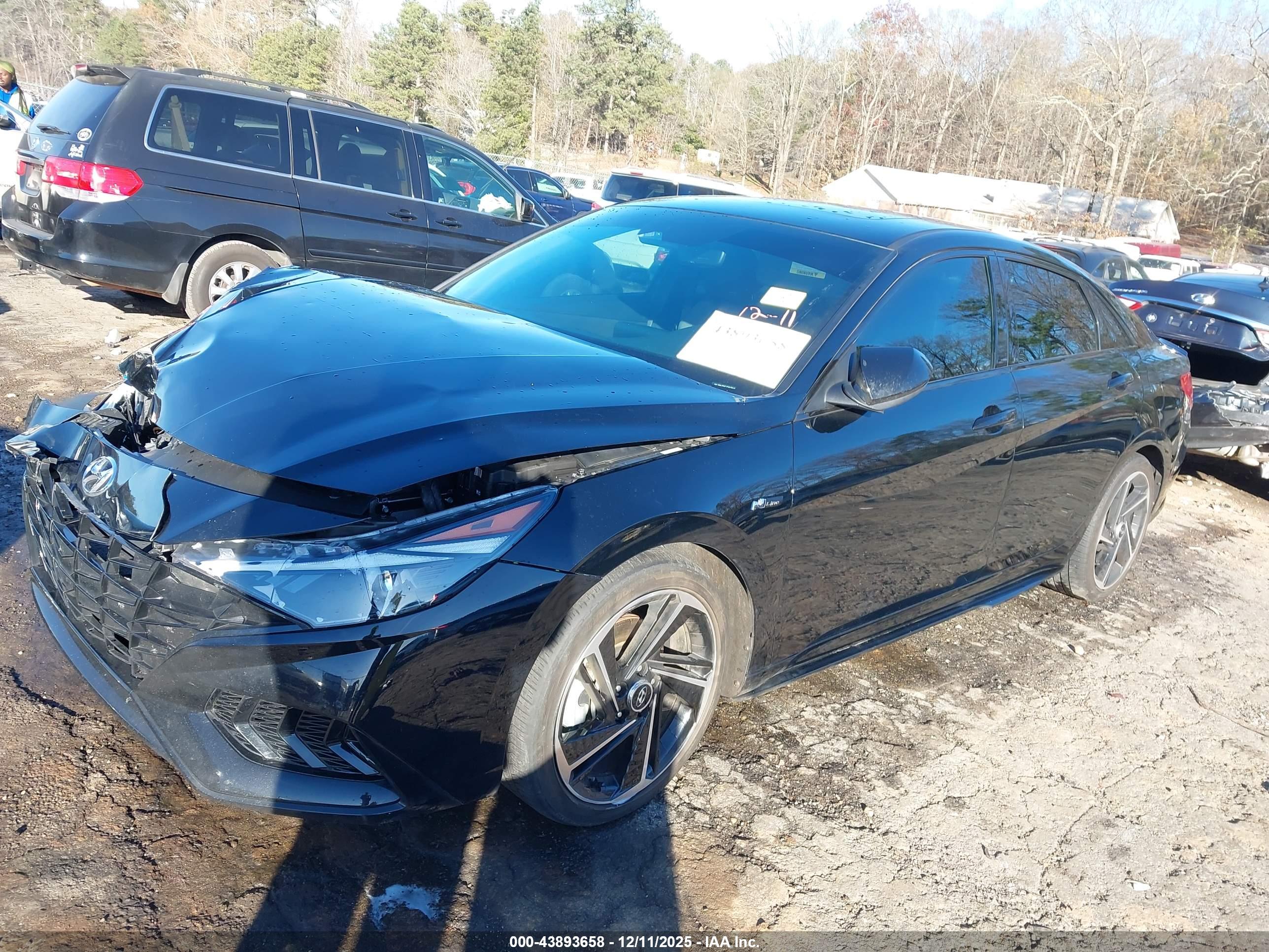 HYUNDAI ELANTRA image 2