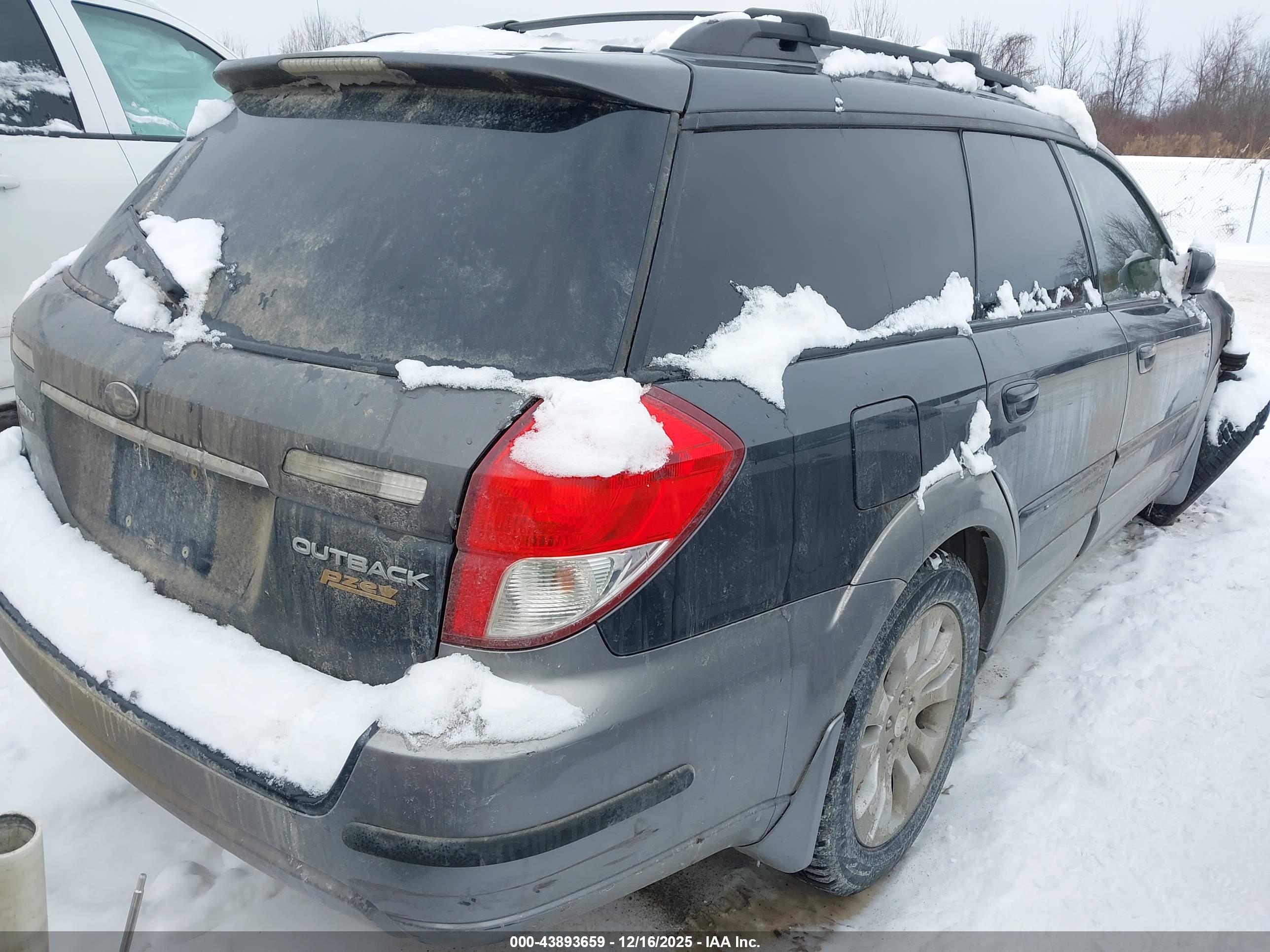 SUBARU OUTBACK image 4