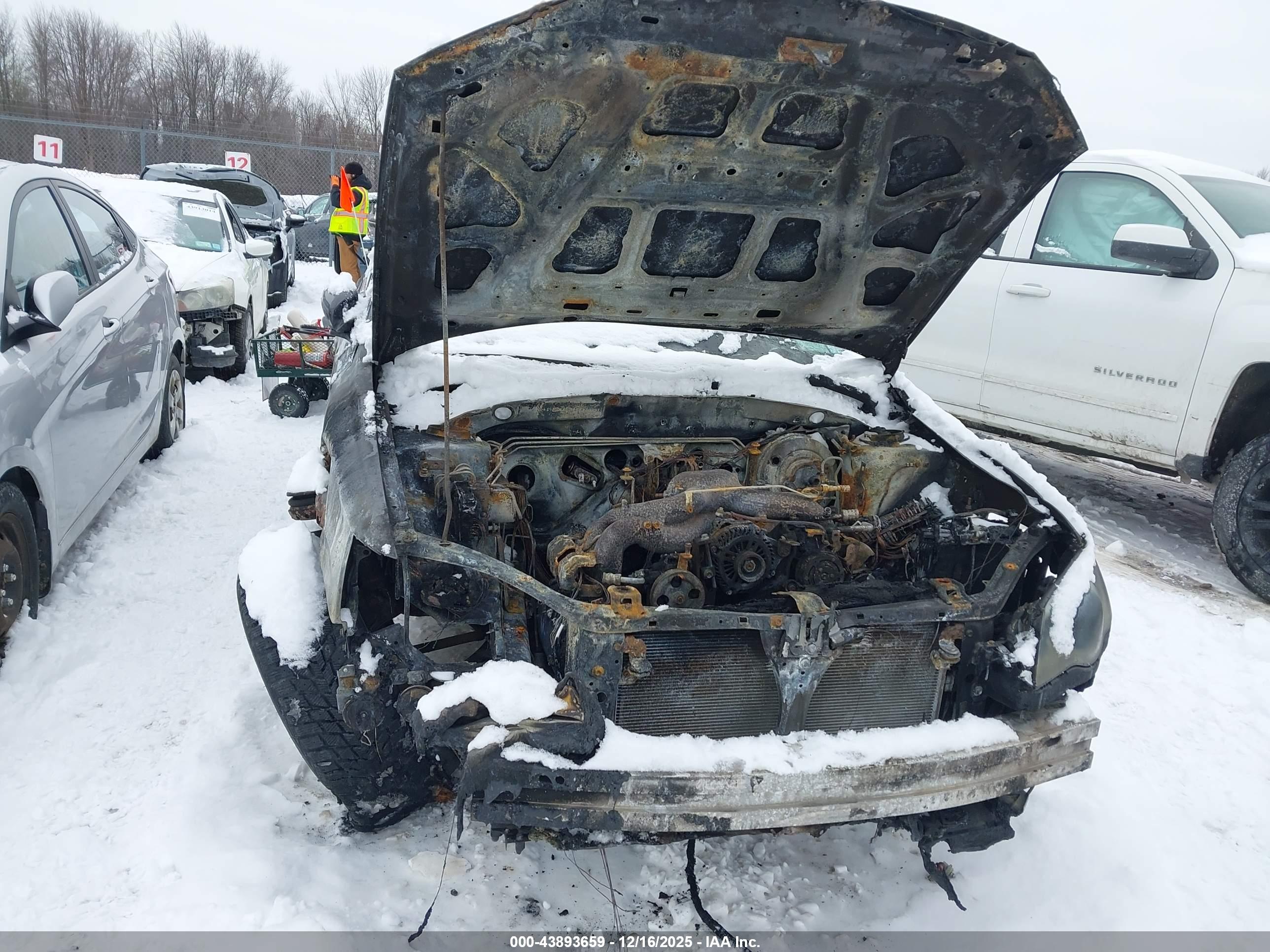 SUBARU OUTBACK image 6