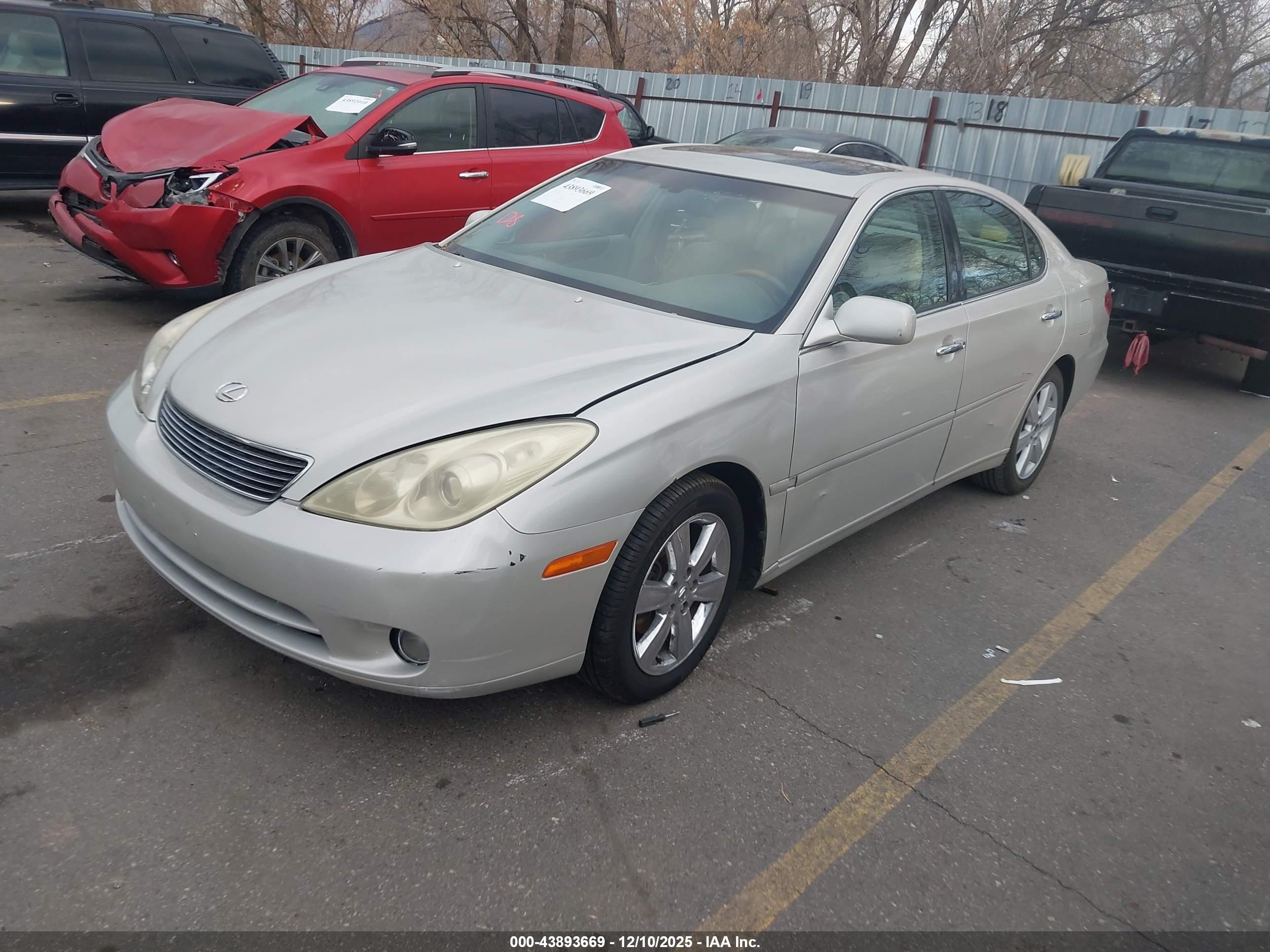 LEXUS ES image 2