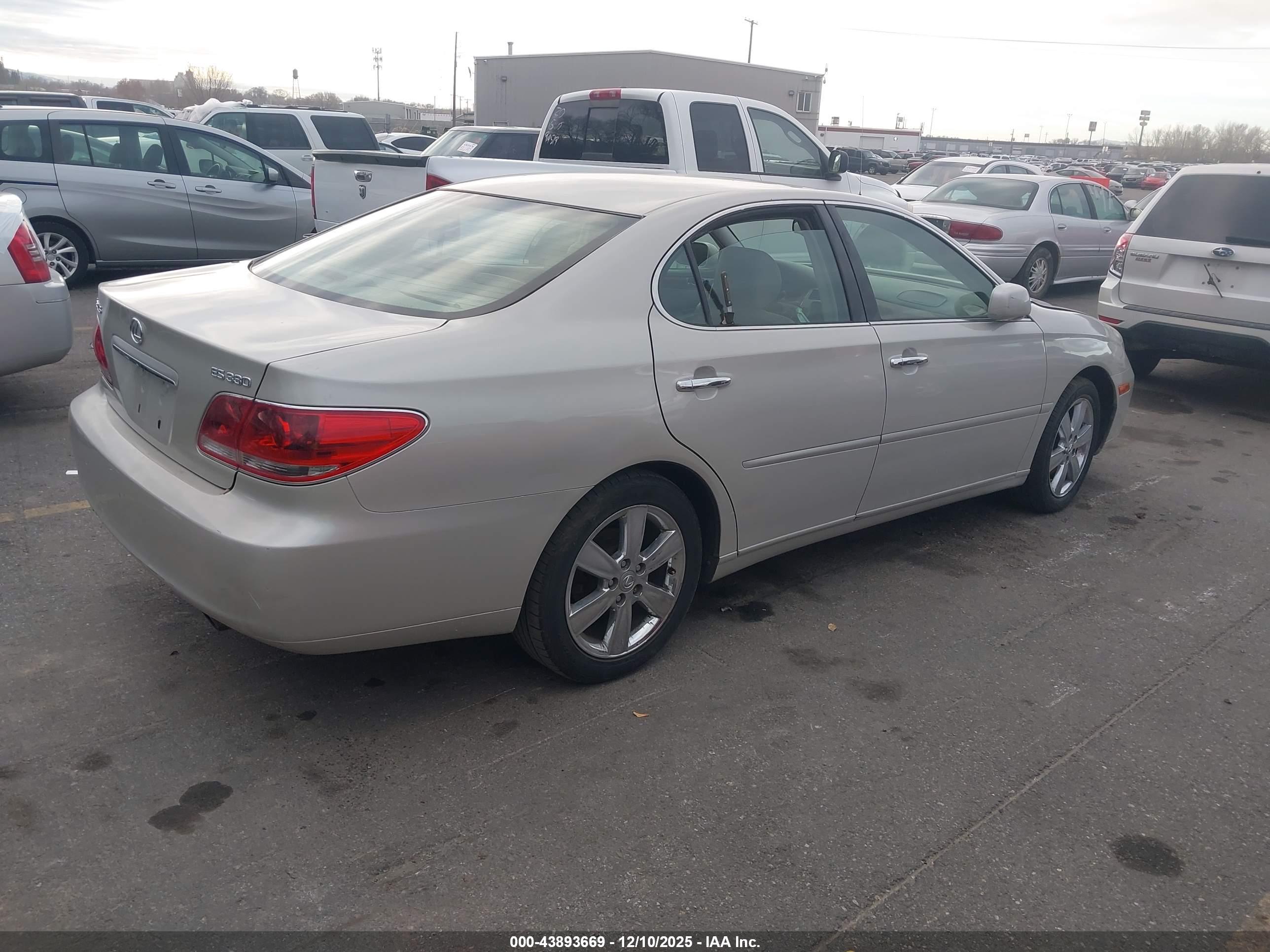 LEXUS ES image 4