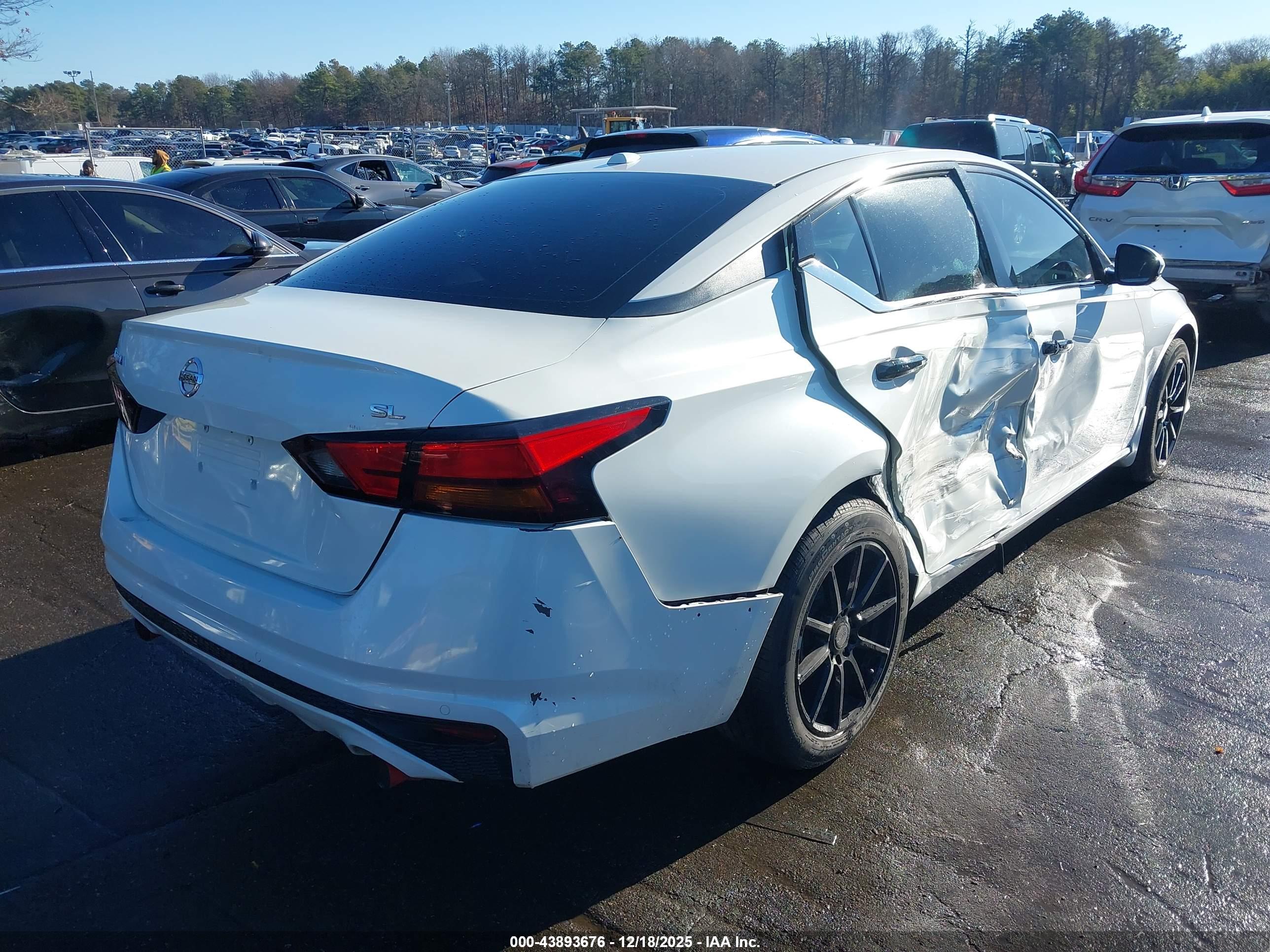 NISSAN ALTIMA image 4