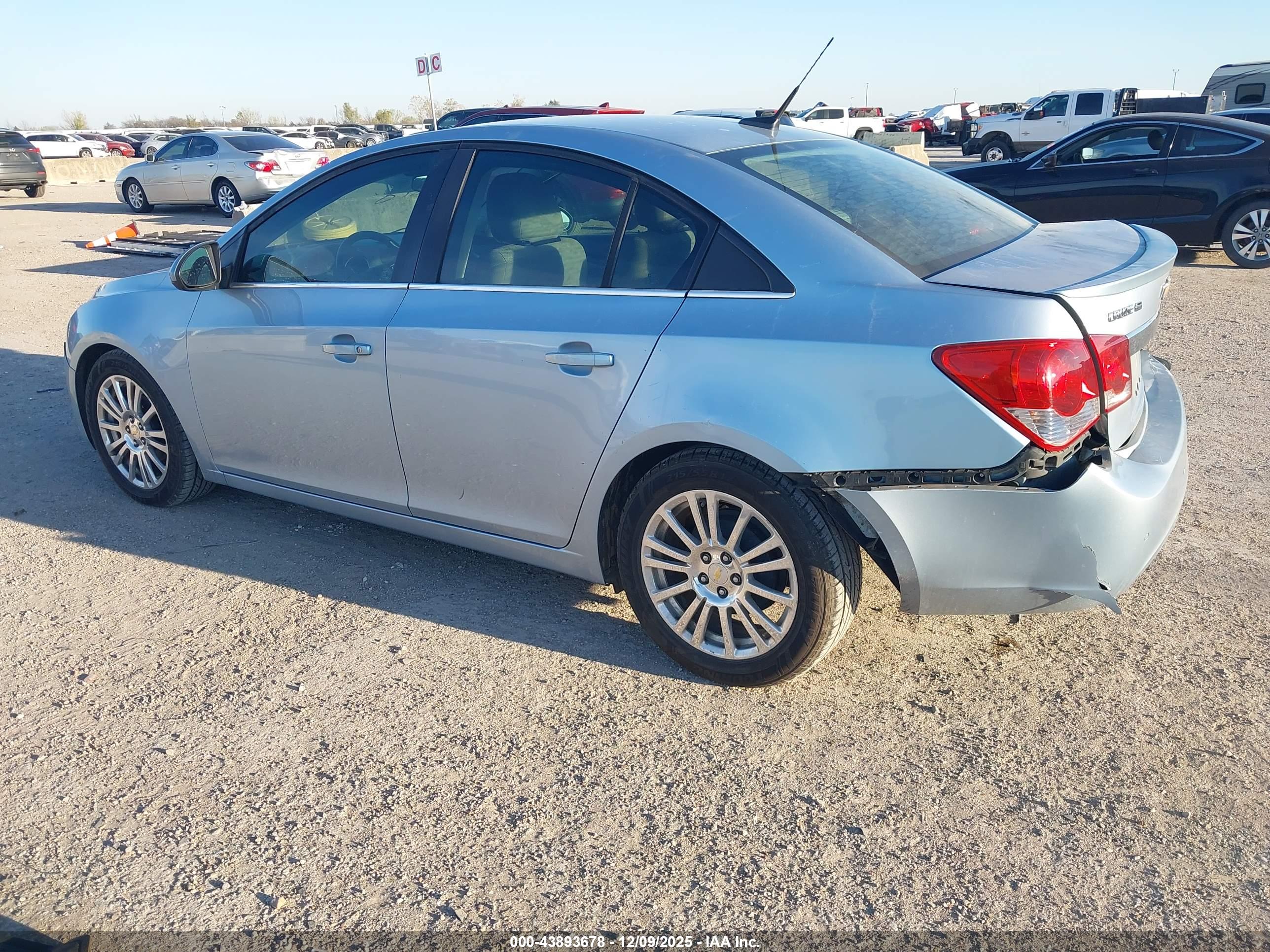CHEVROLET CRUZE image 3
