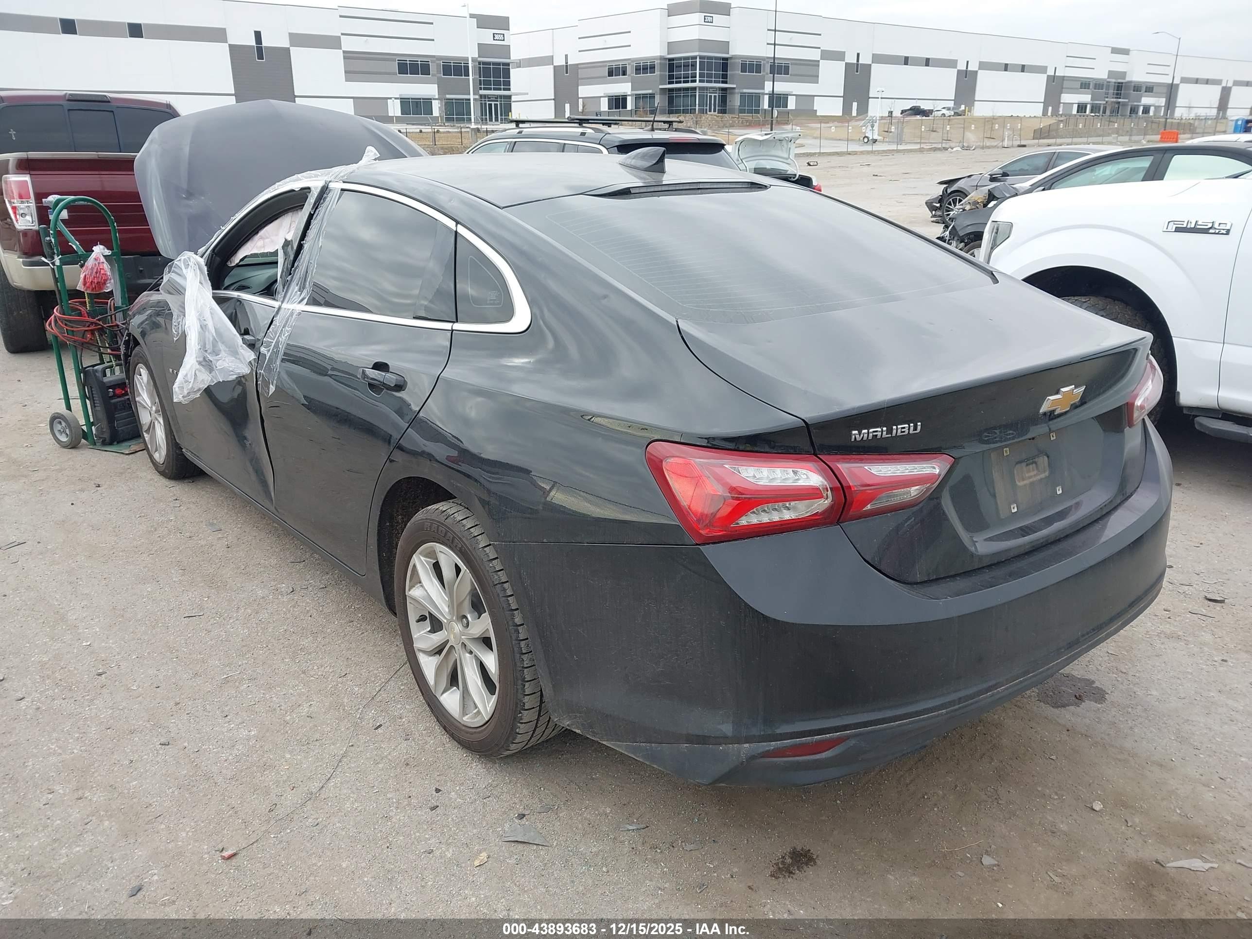 CHEVROLET MALIBU image 3