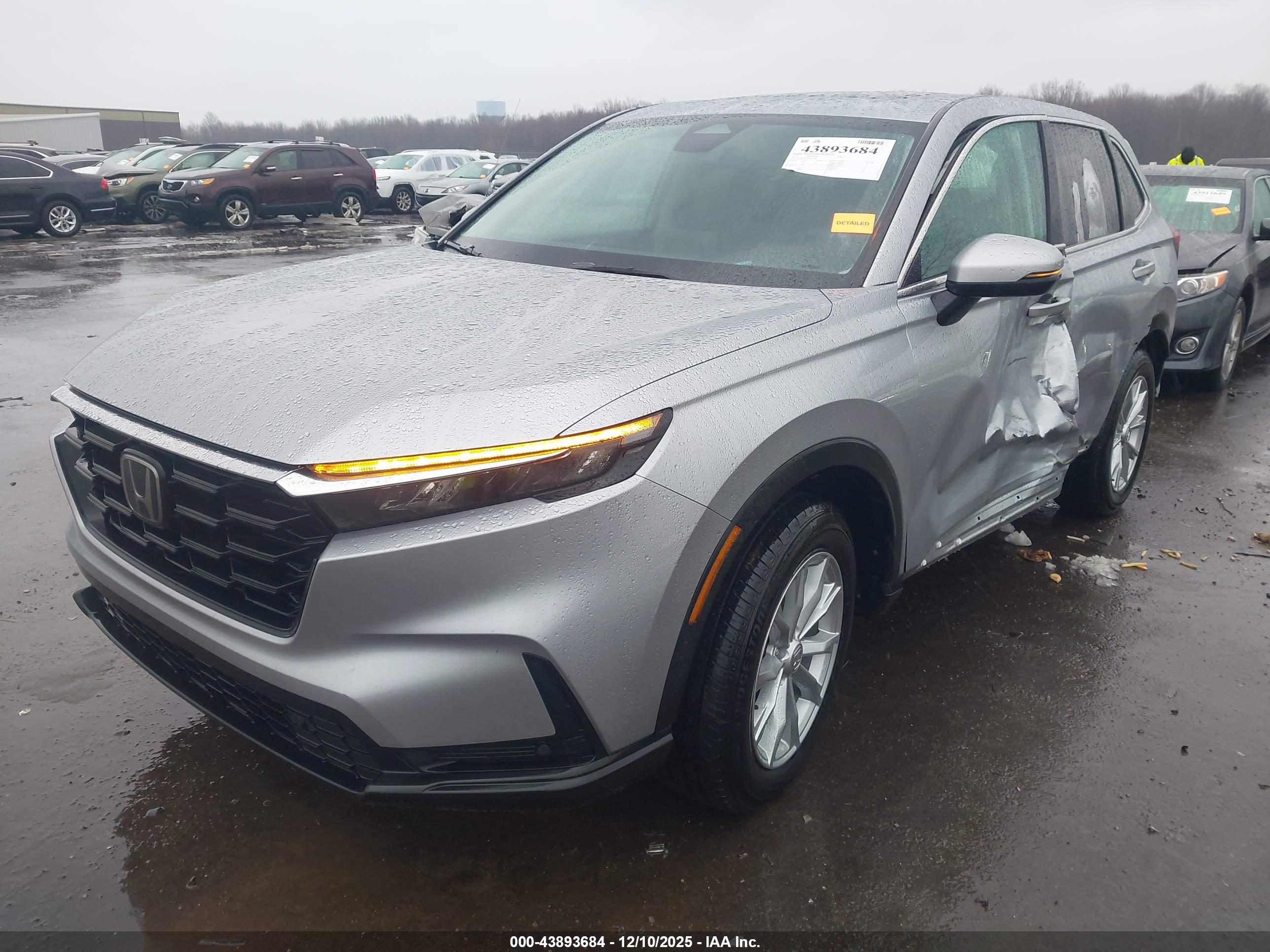 HONDA CR-V image 2
