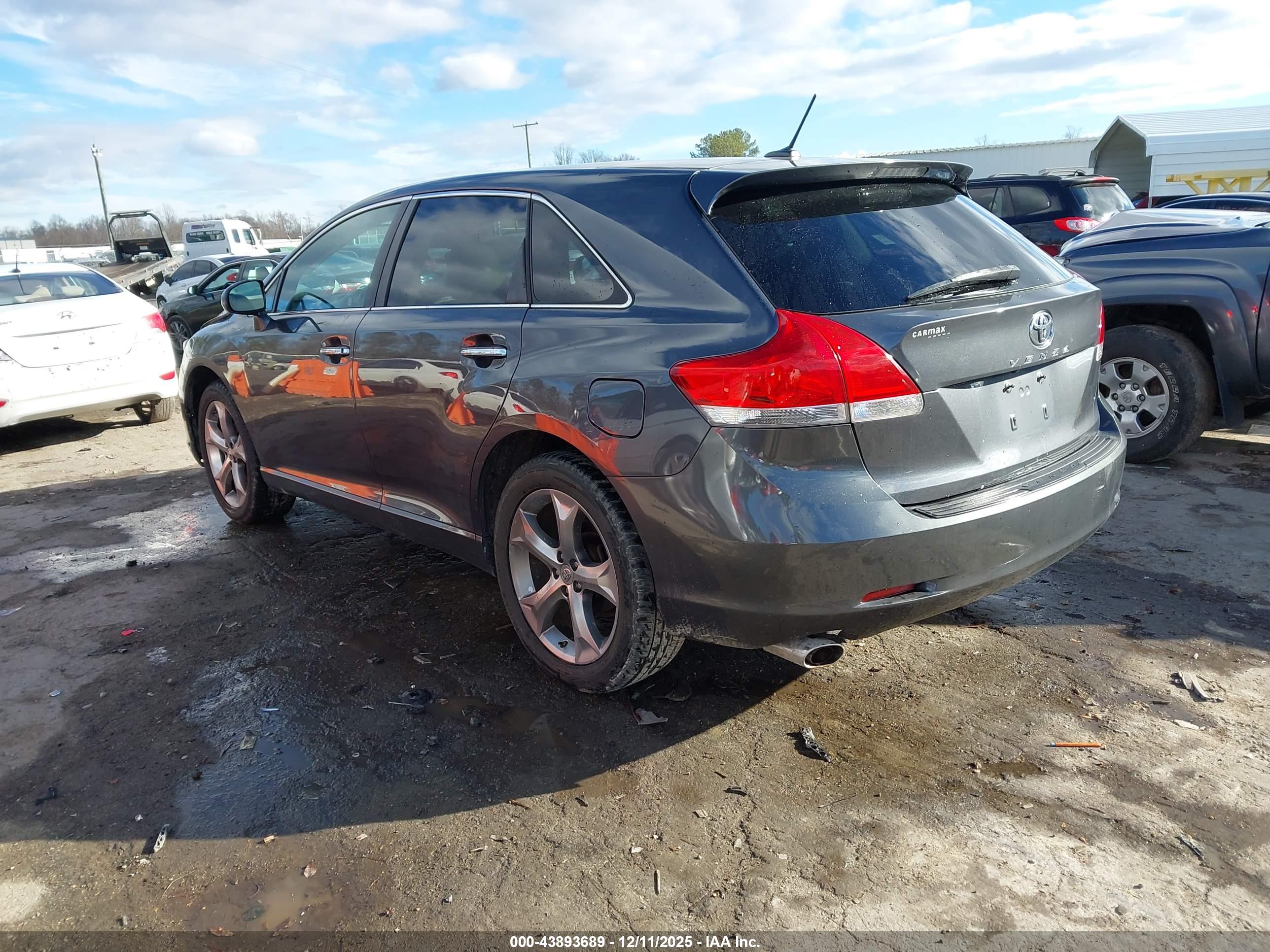 TOYOTA VENZA image 3