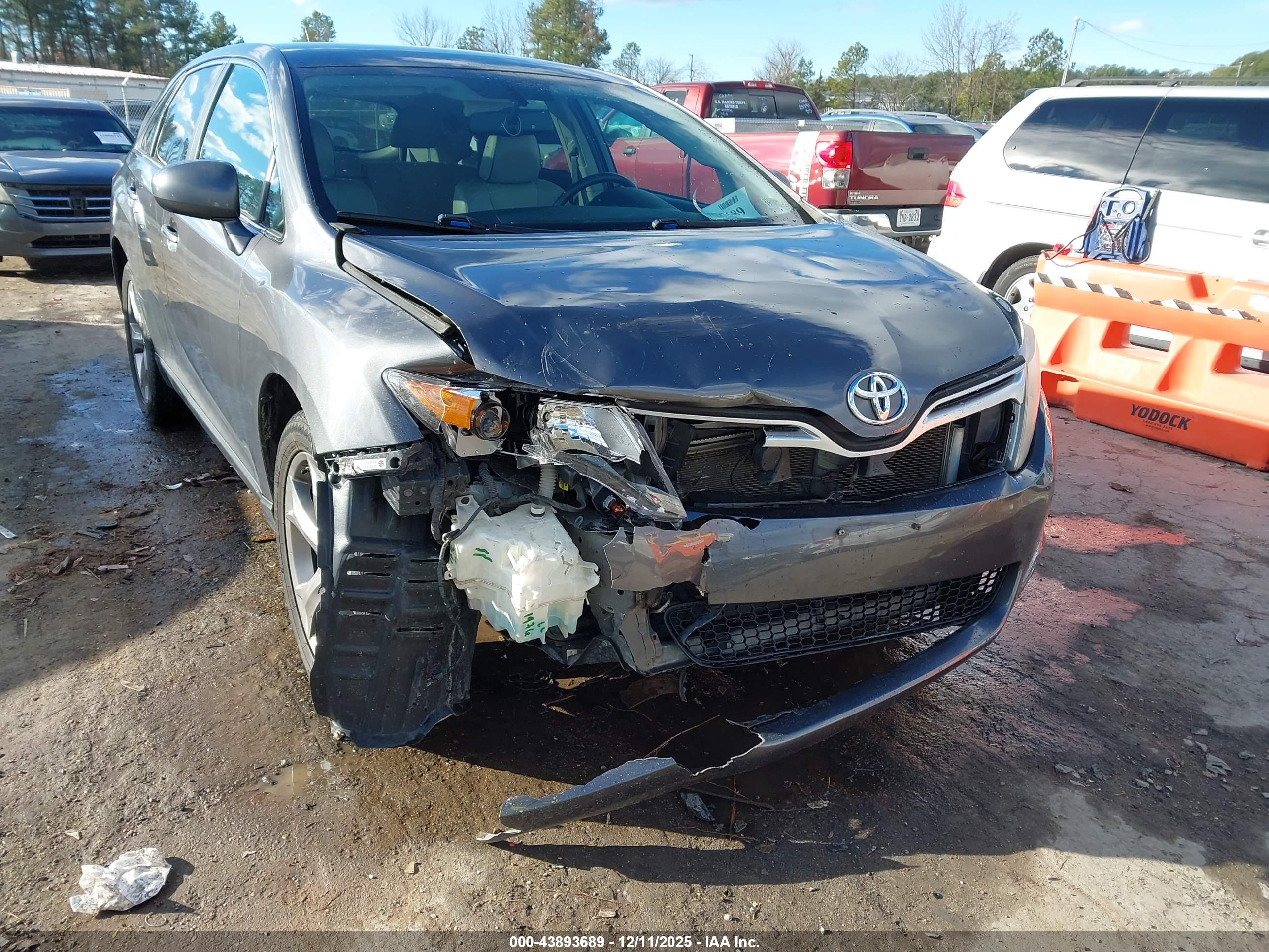 TOYOTA VENZA image 6