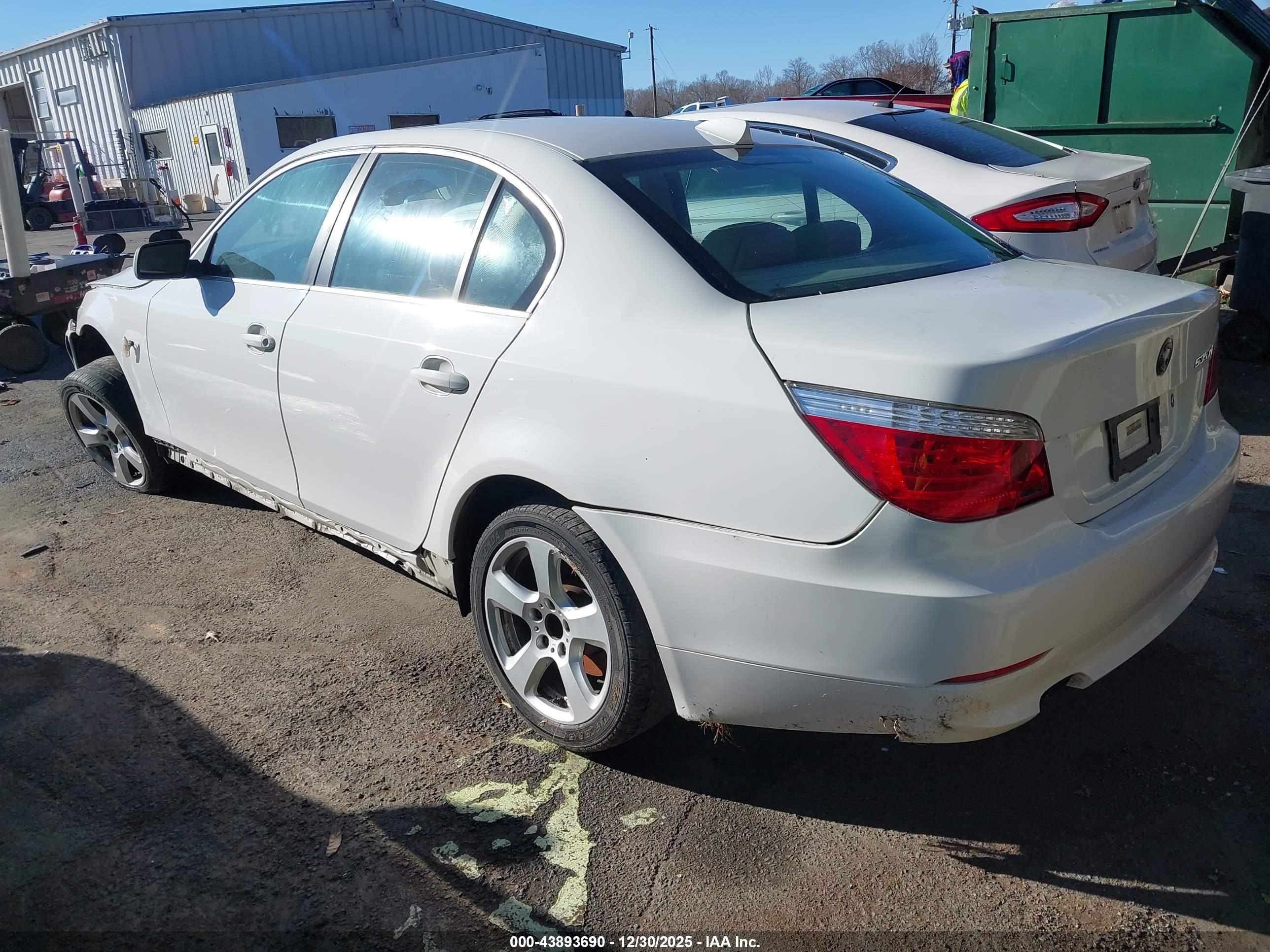 BMW 535XI image 3