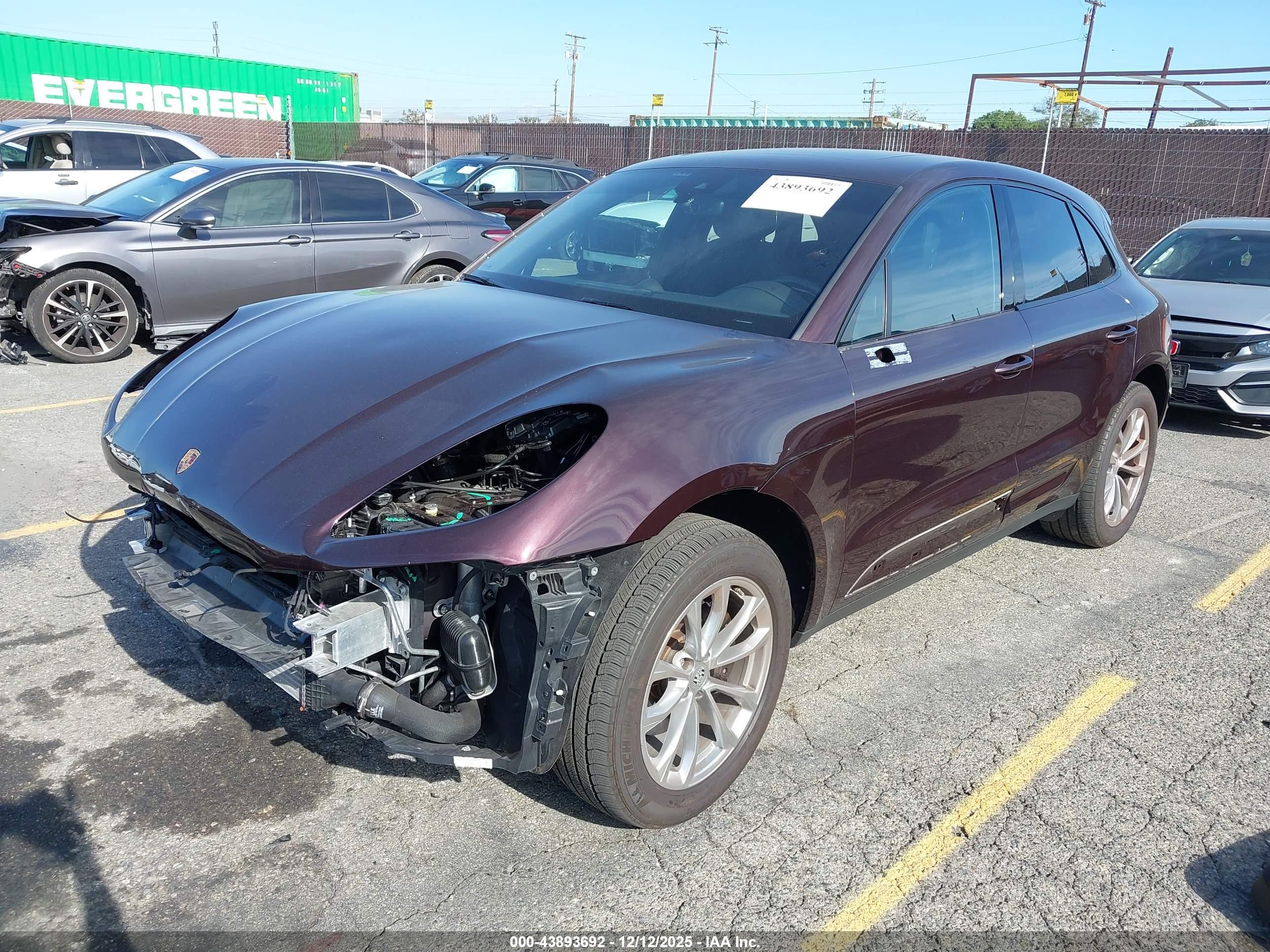 PORSCHE MACAN image 2