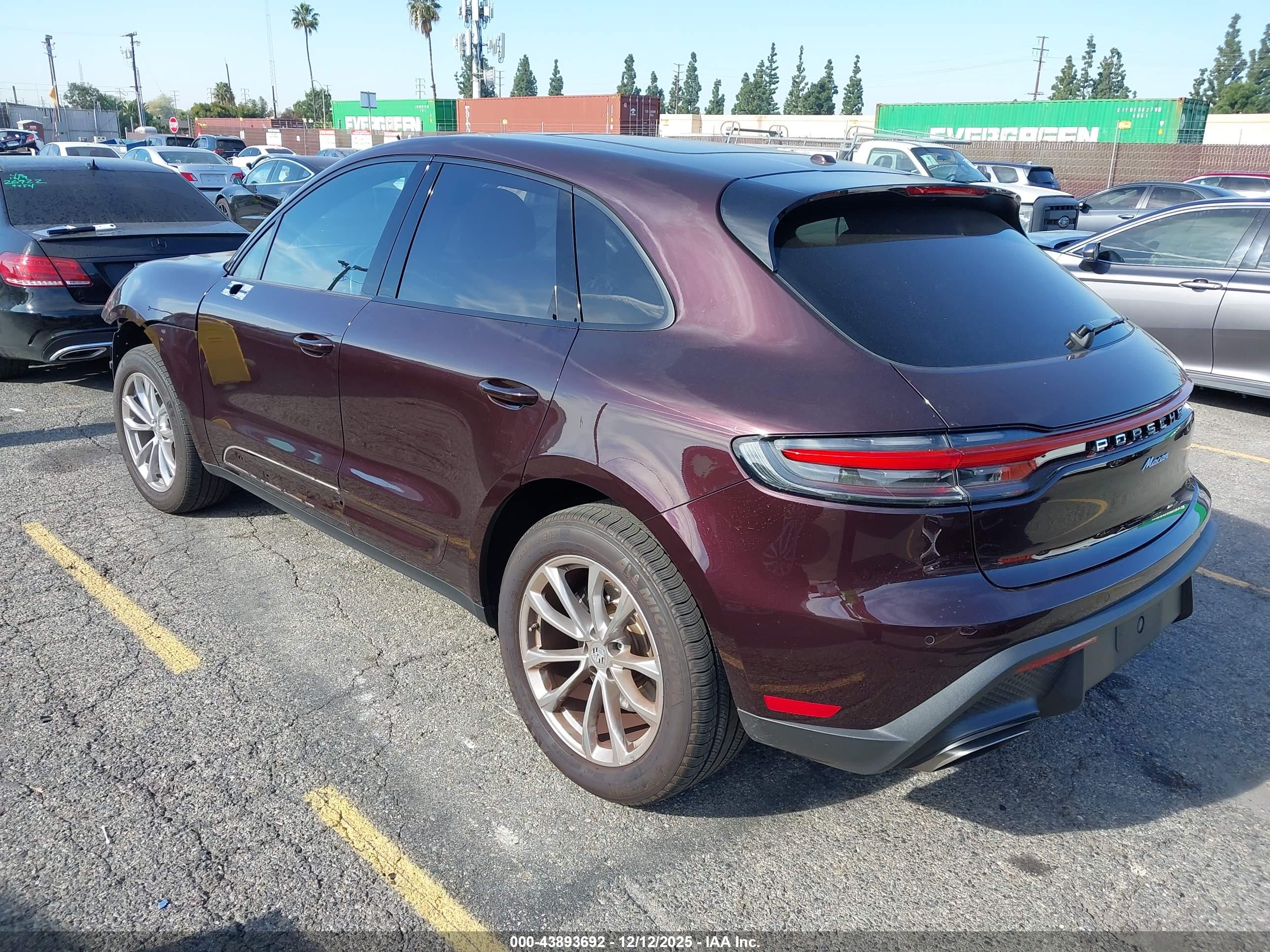PORSCHE MACAN image 3