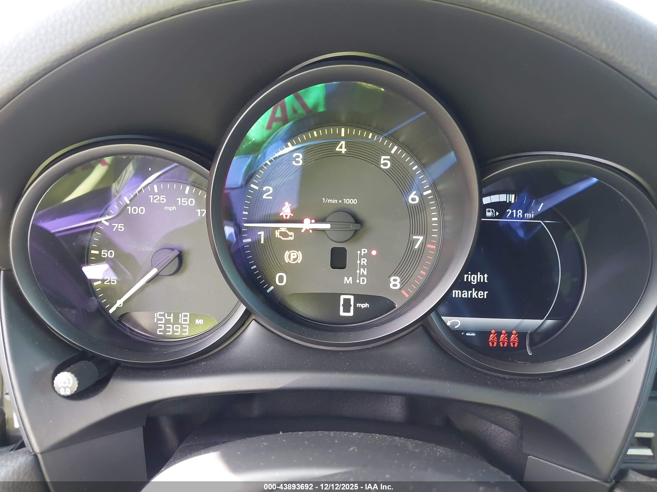 PORSCHE MACAN image 7