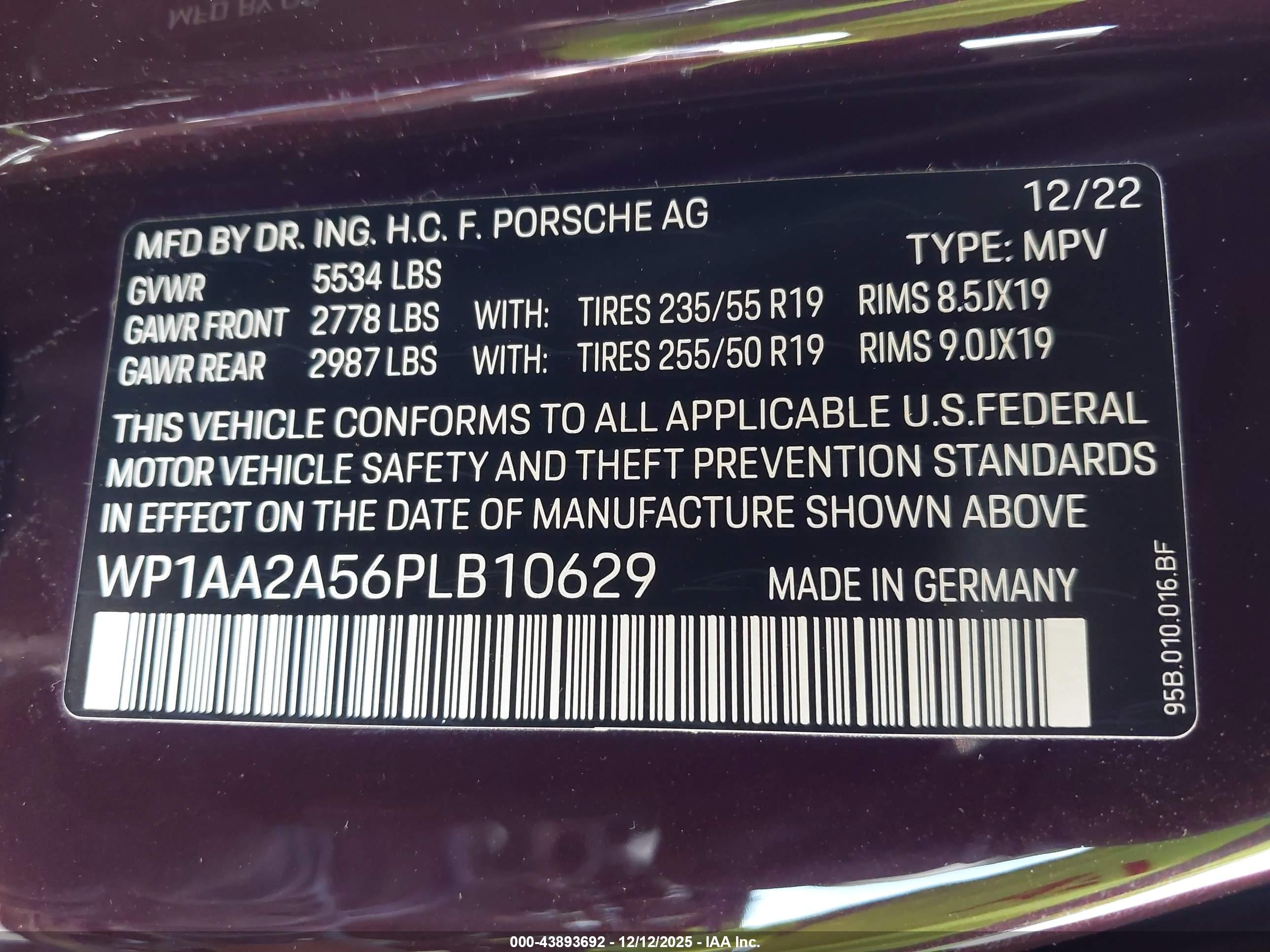 PORSCHE MACAN image 9