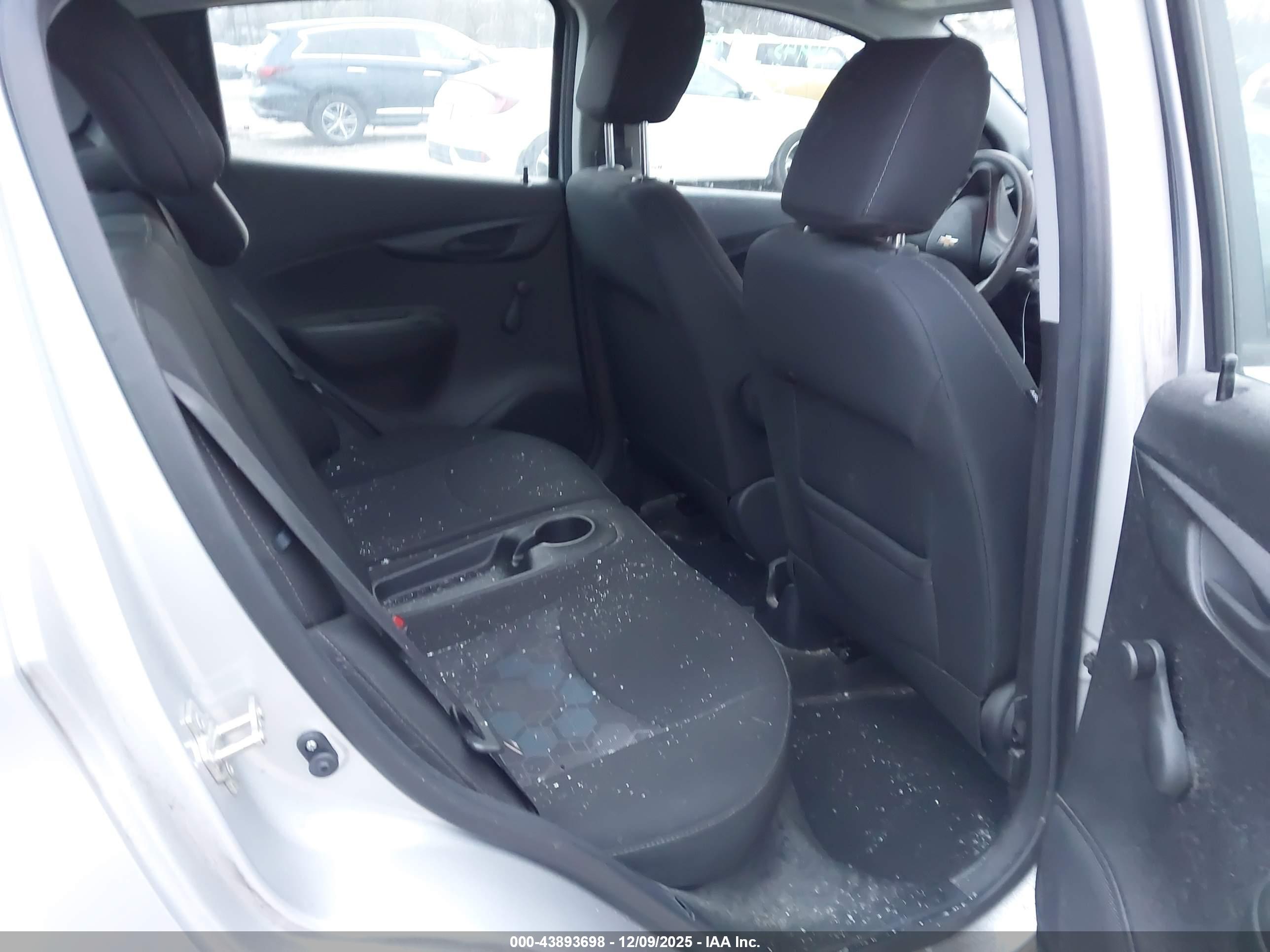 CHEVROLET SPARK image 8