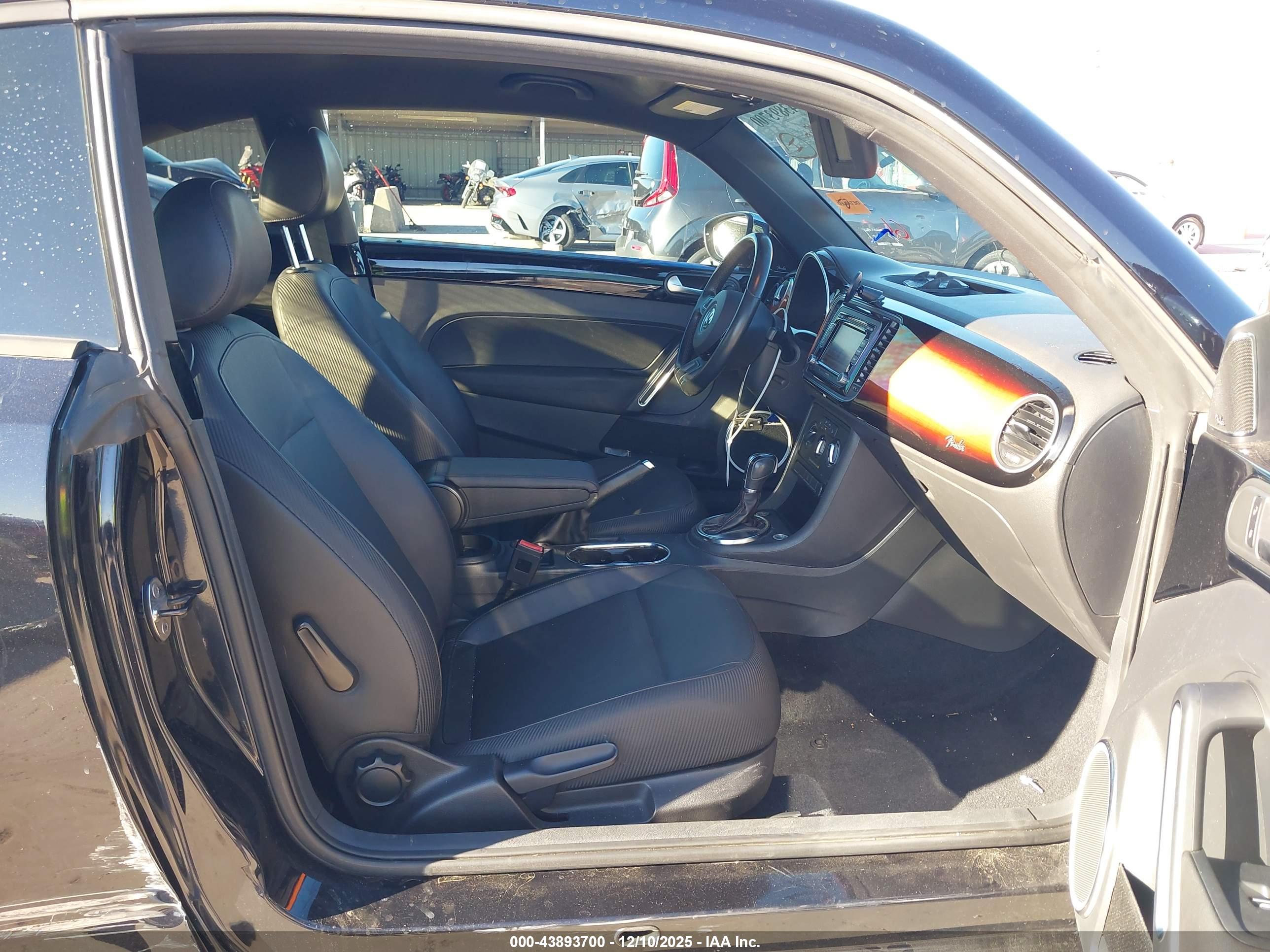 VOLKSWAGEN BEETLE image 5