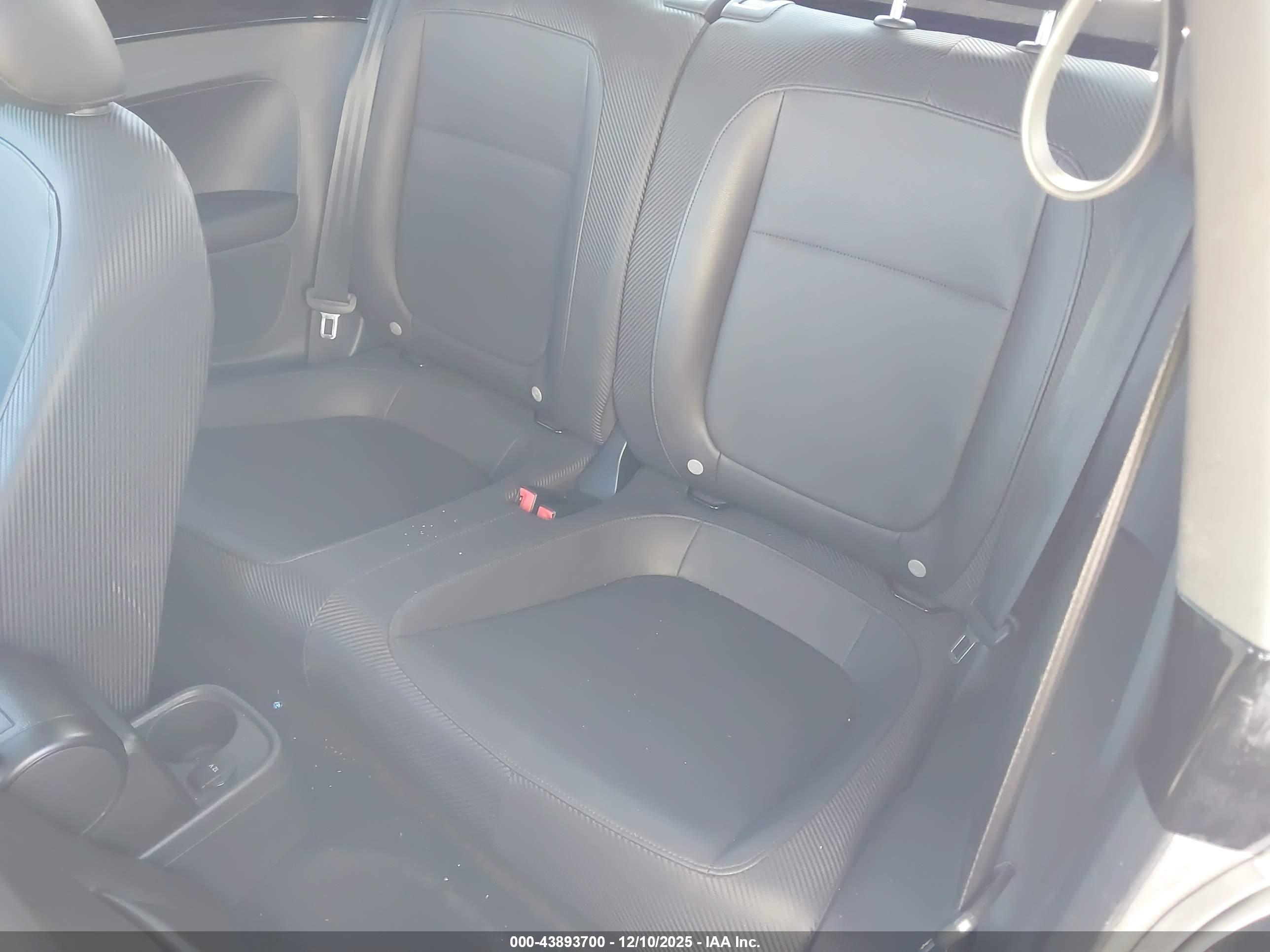 VOLKSWAGEN BEETLE image 8