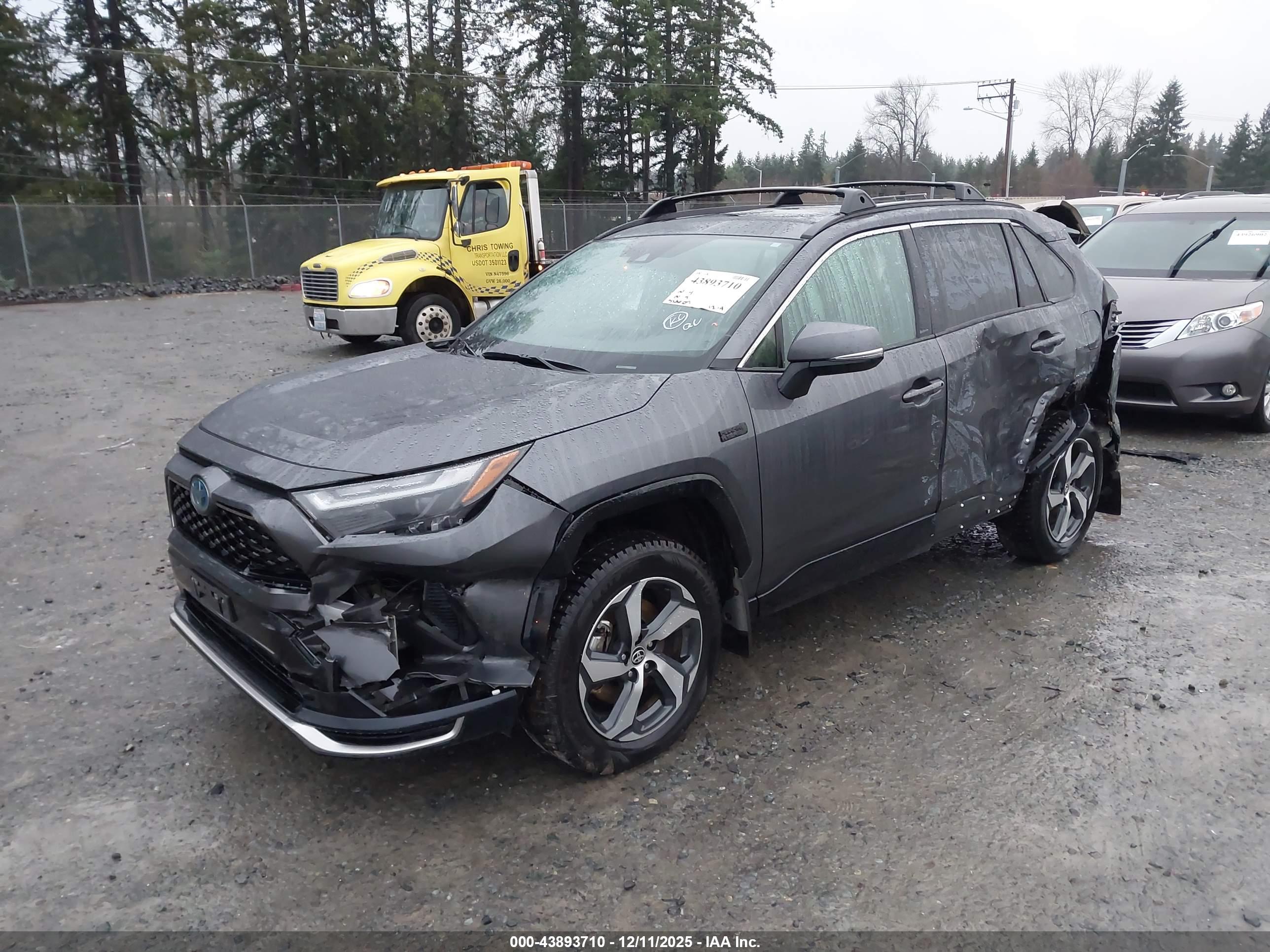 TOYOTA RAV4 image 2