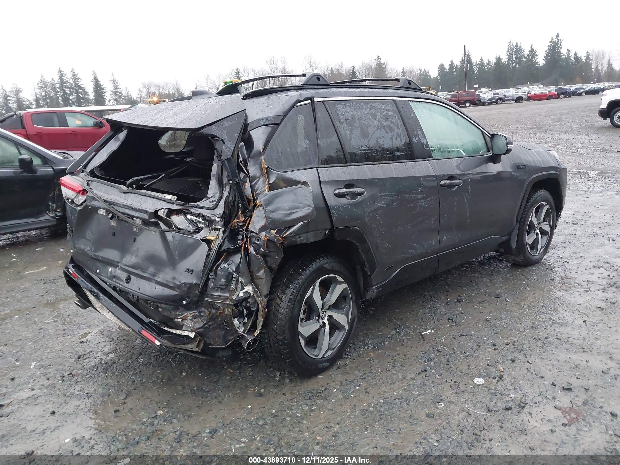 TOYOTA RAV4 image 4
