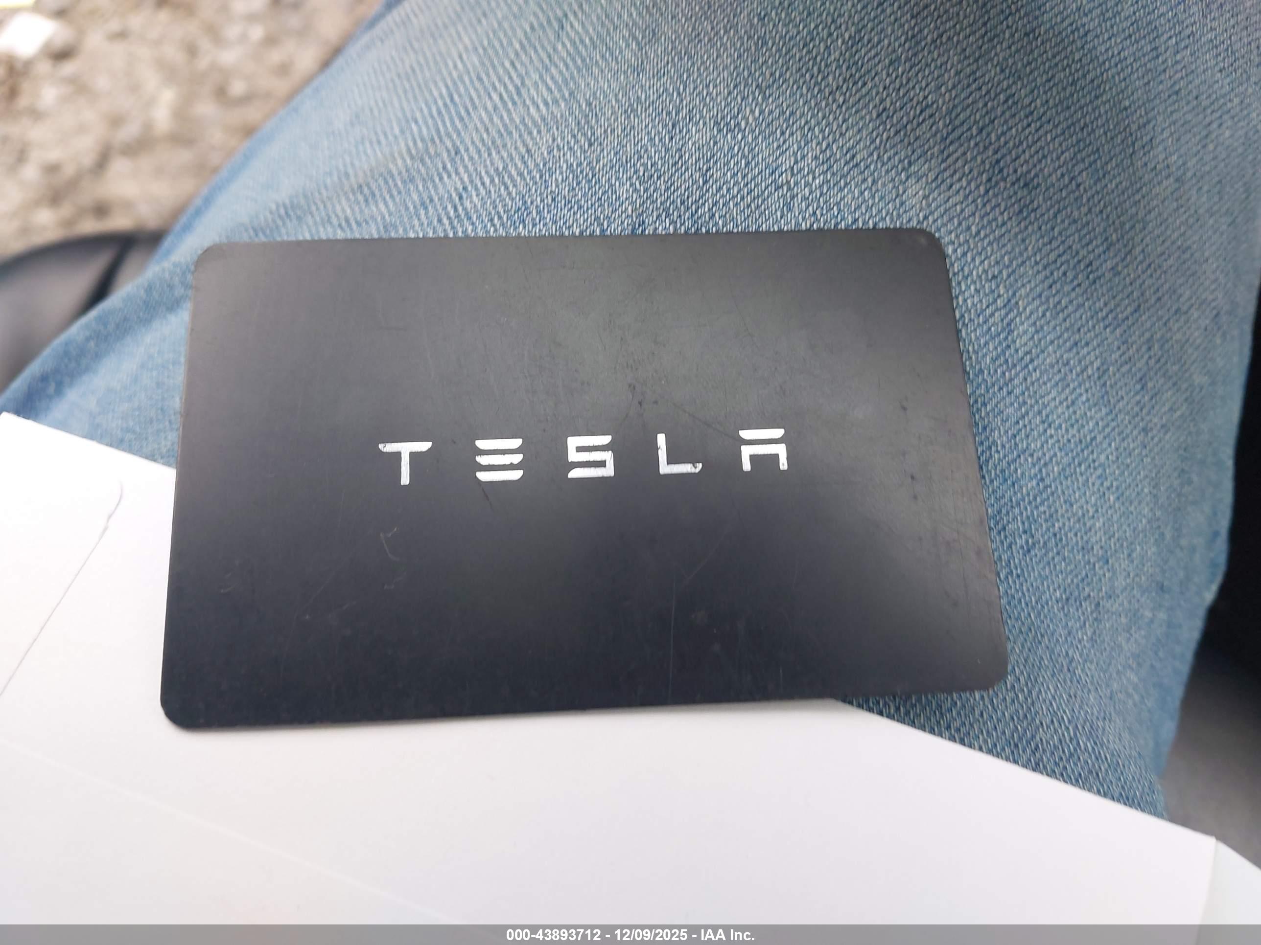 TESLA MODEL image 11
