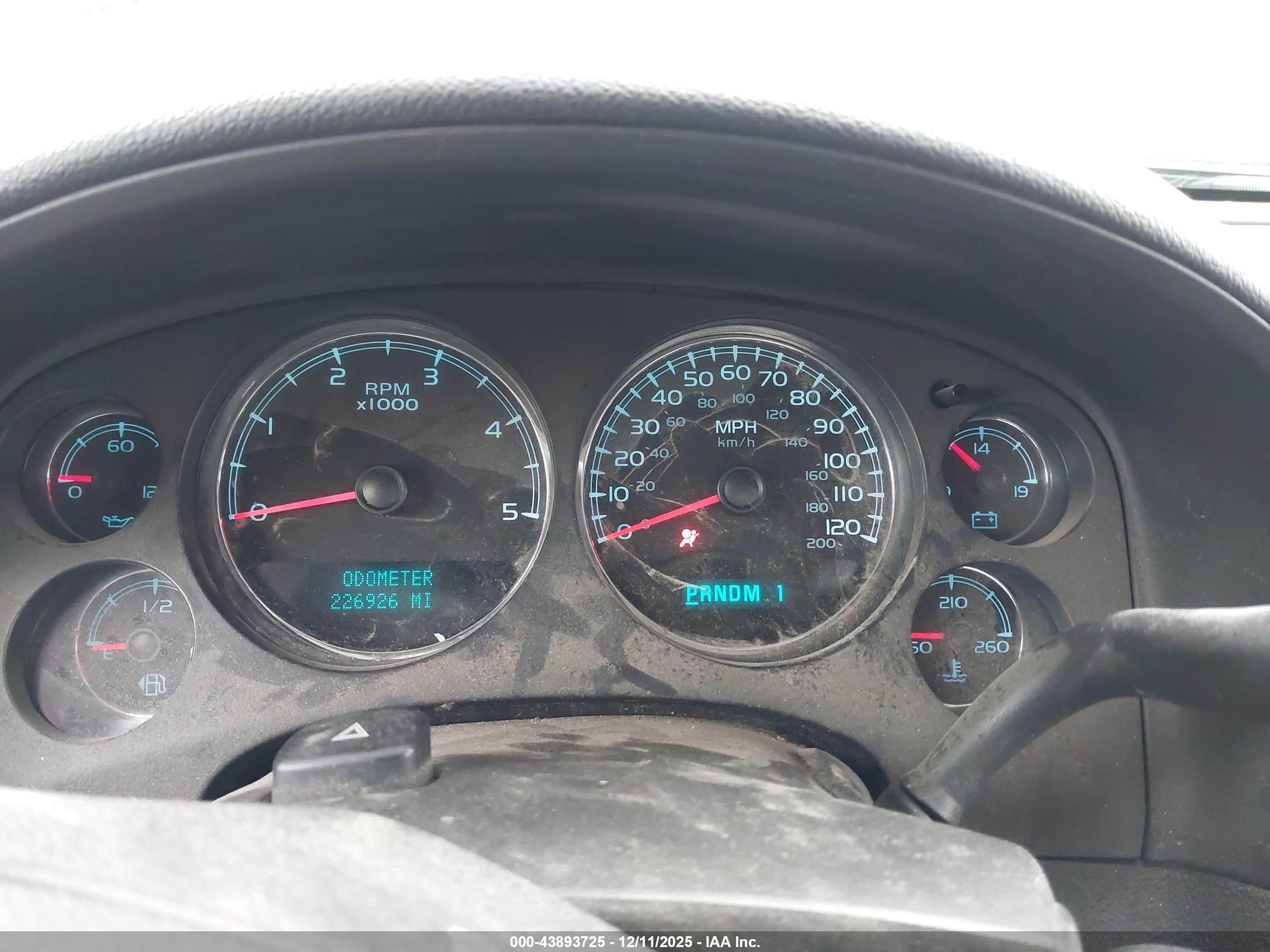 CHEVROLET SILVERADO image 7