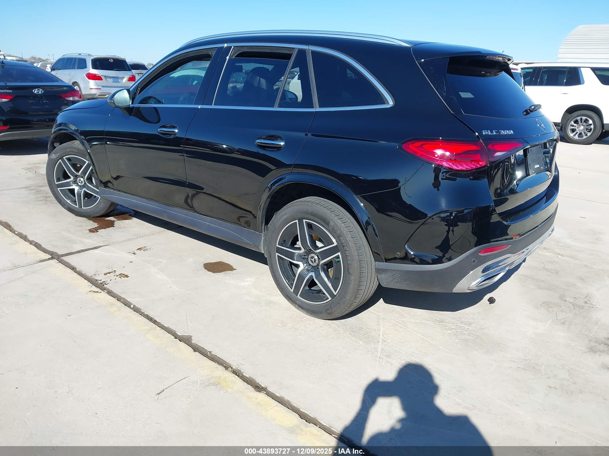 MERCEDES-BENZ GLC image 3
