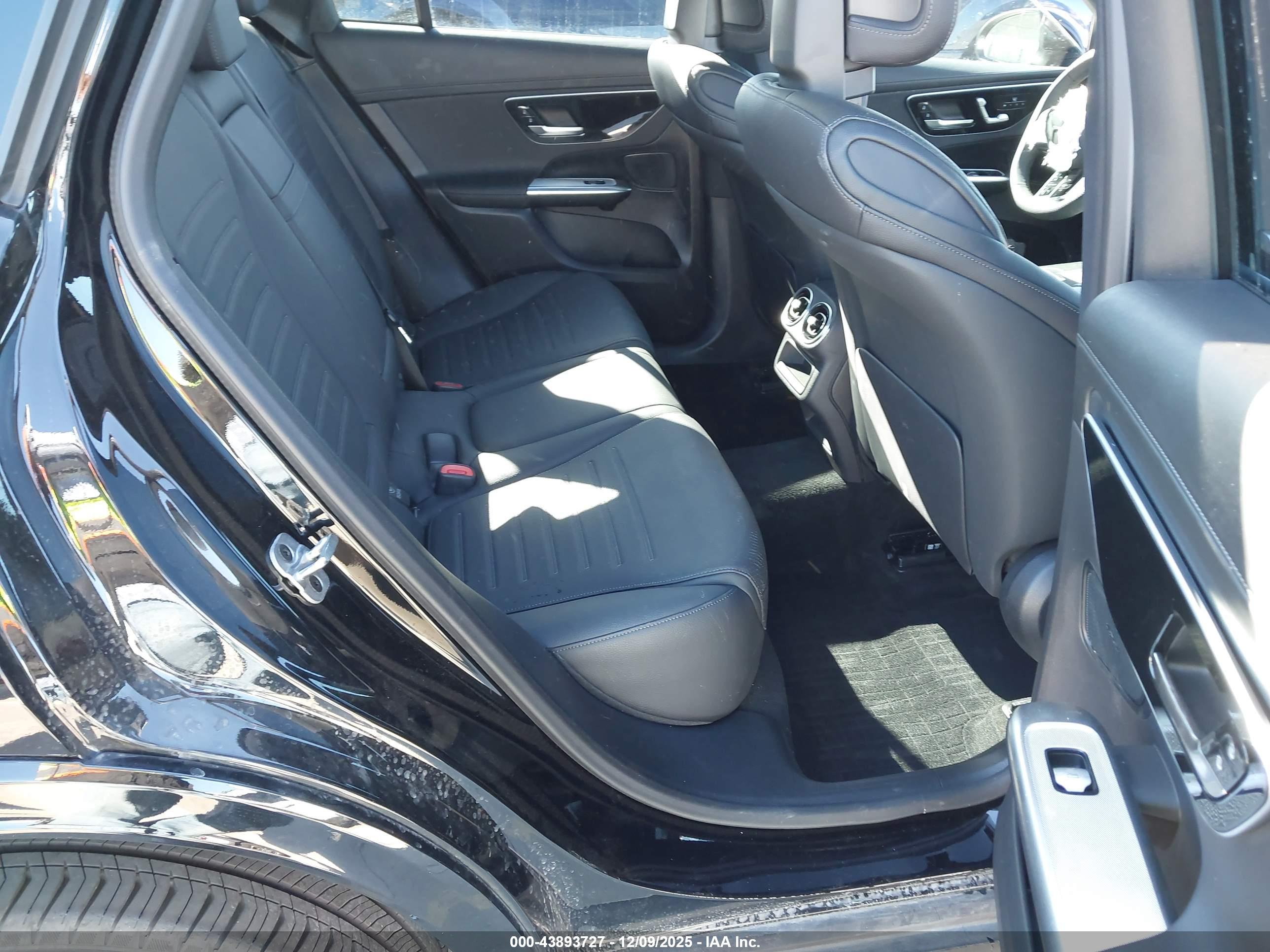 MERCEDES-BENZ GLC image 8
