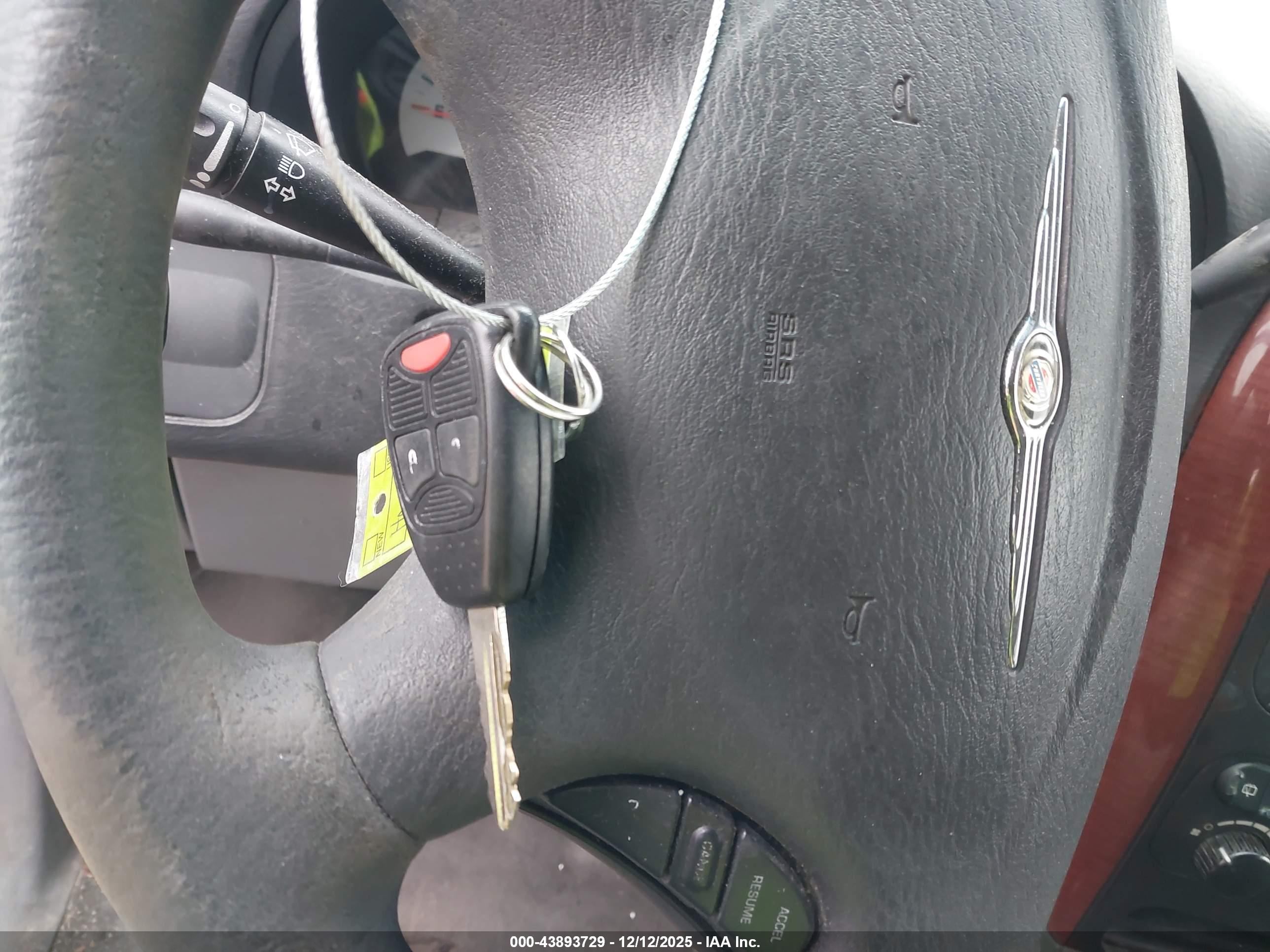 CHRYSLER TOWN image 11