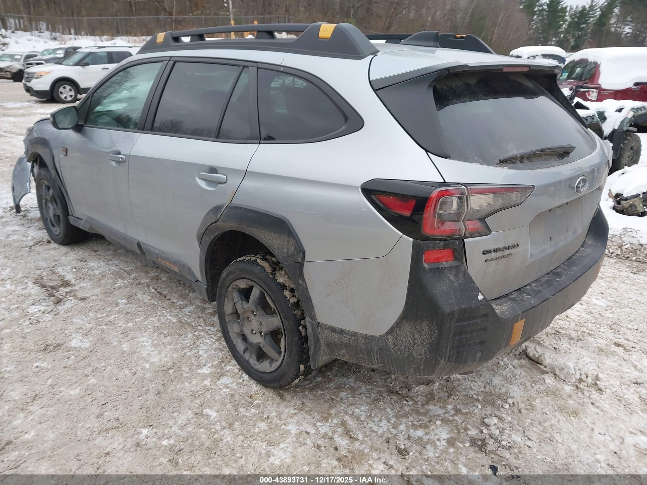 SUBARU OUTBACK image 3