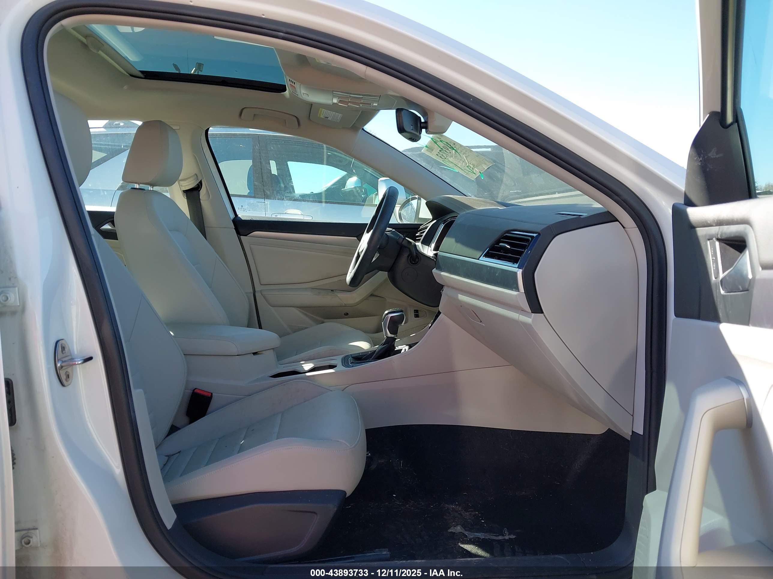 VOLKSWAGEN JETTA image 5