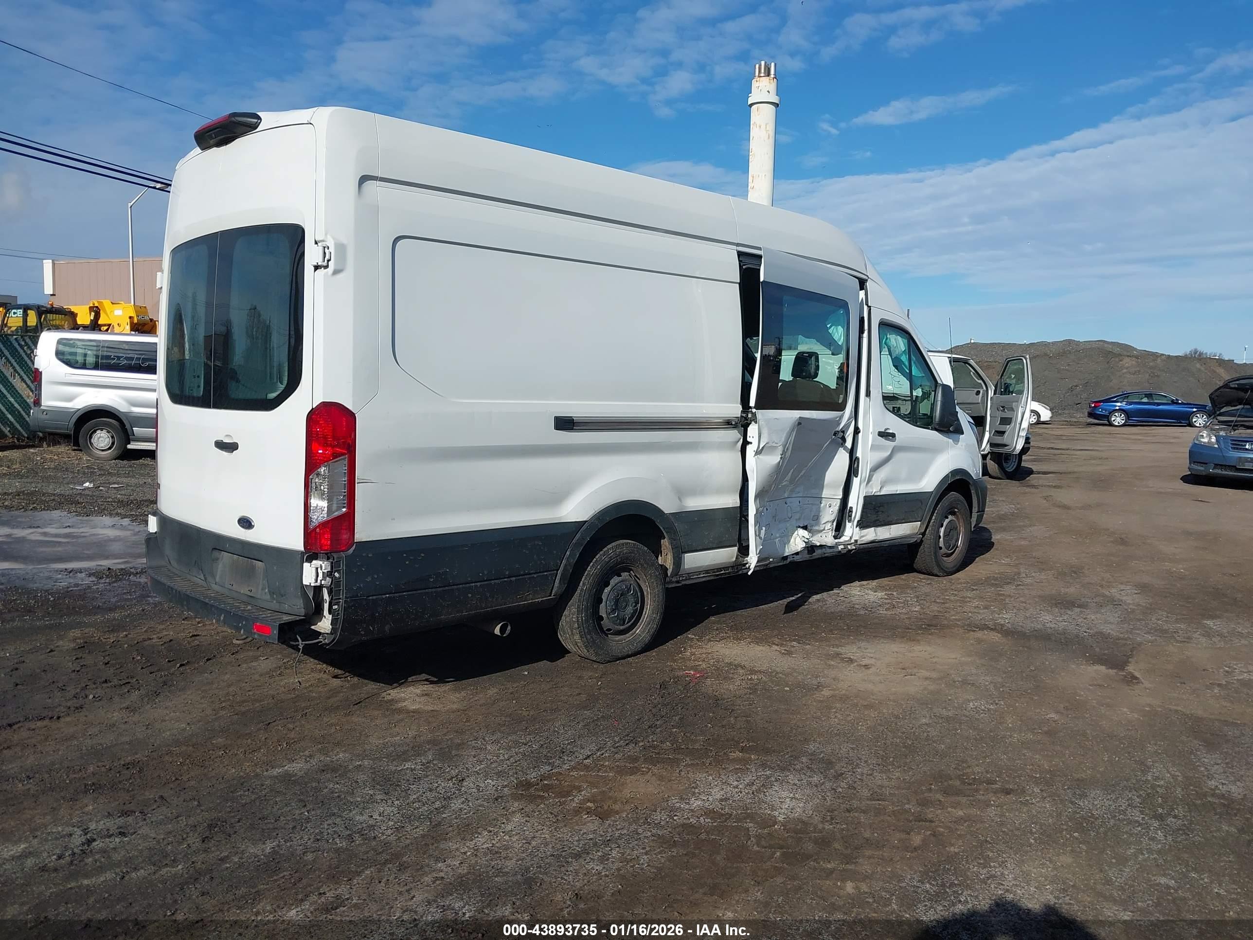 FORD TRANSIT-350 image 4