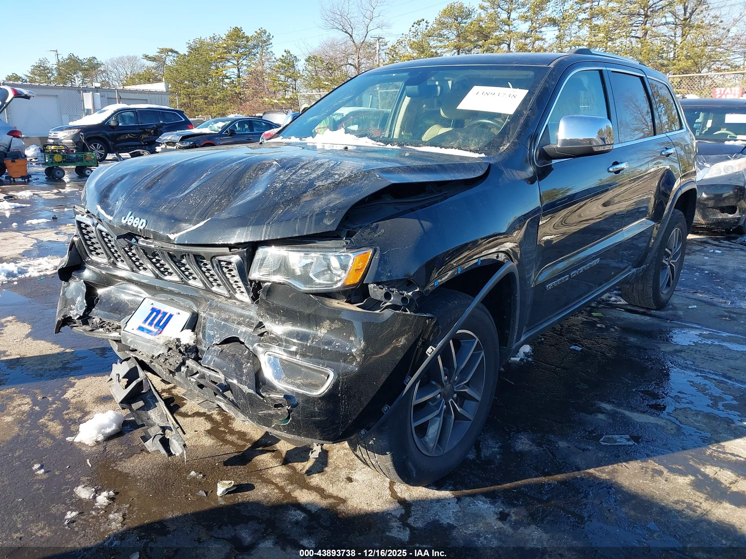 JEEP GRAND image 2