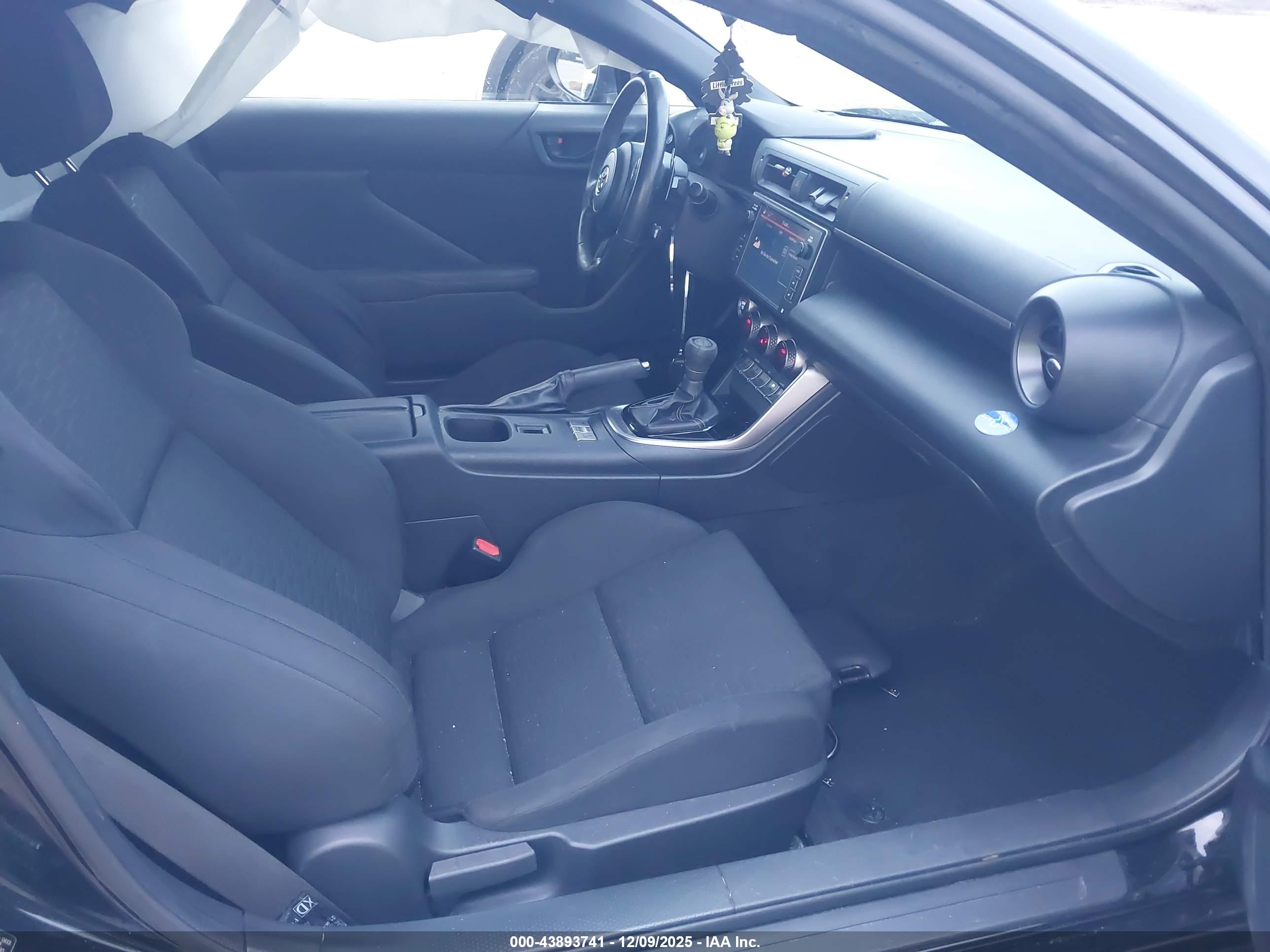 TOYOTA GR86 image 5