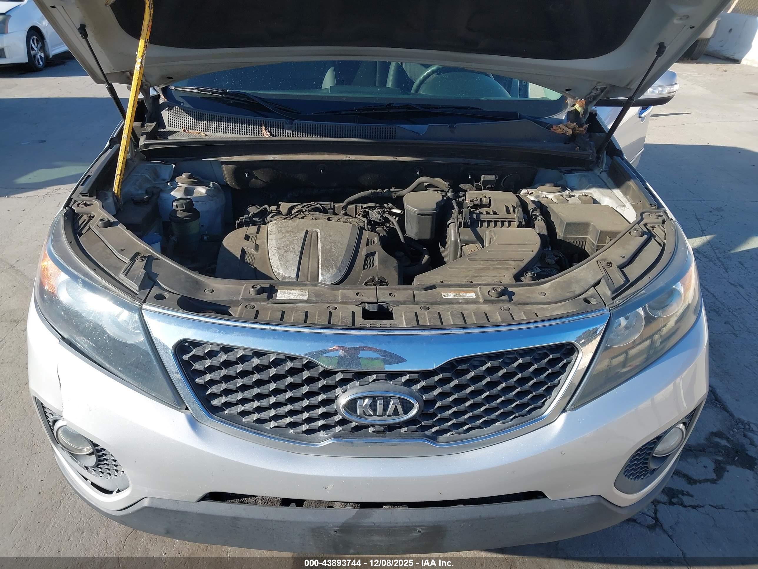 KIA SORENTO image 10