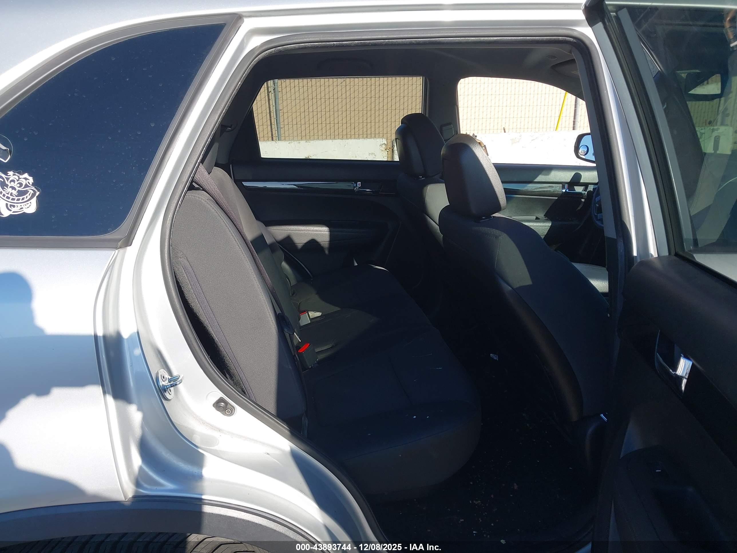 KIA SORENTO image 8