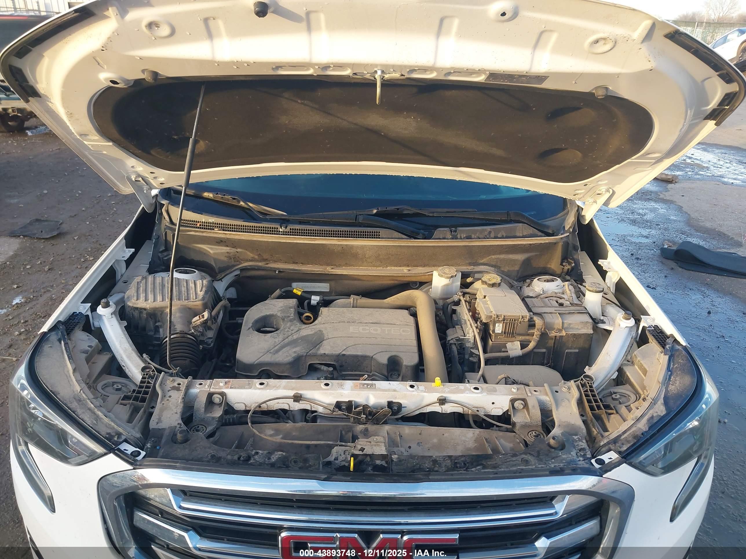 GMC TERRAIN image 10