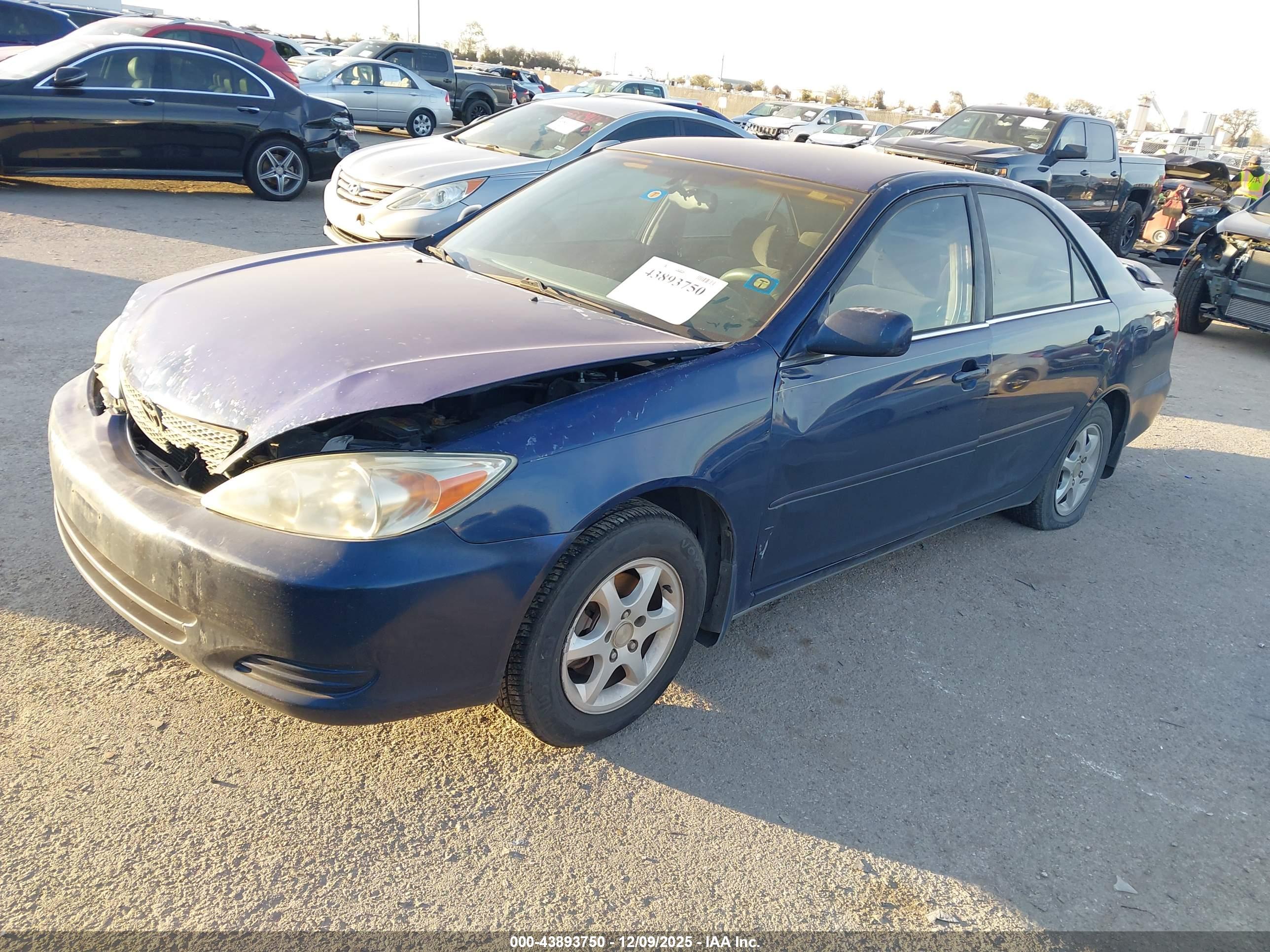 TOYOTA CAMRY image 2
