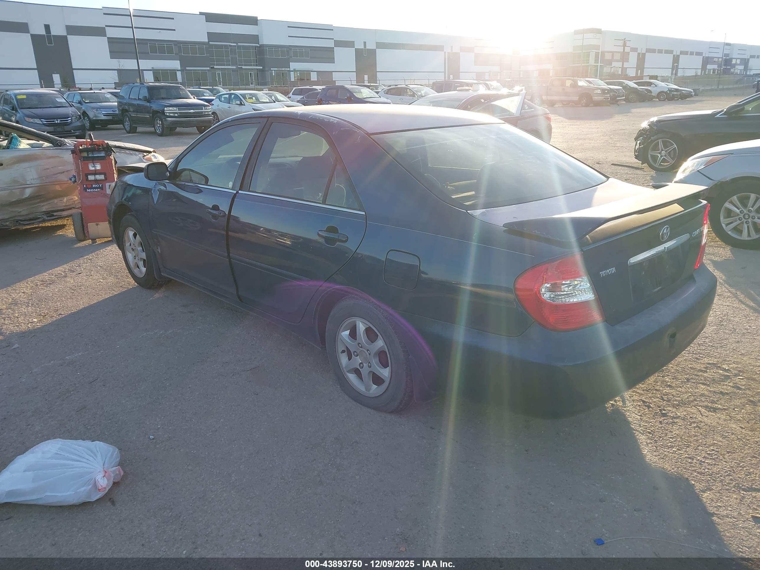 TOYOTA CAMRY image 3