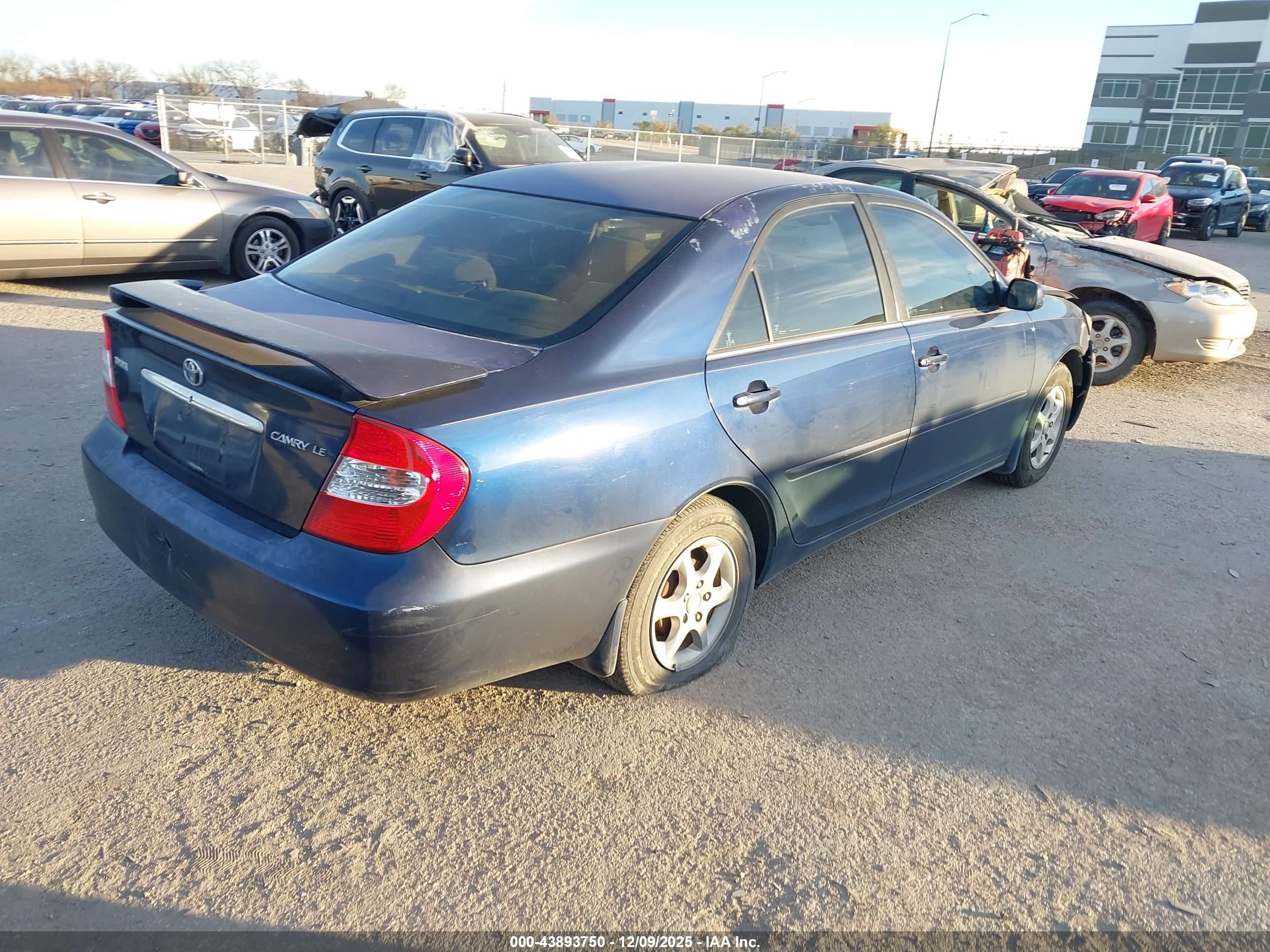 TOYOTA CAMRY image 4
