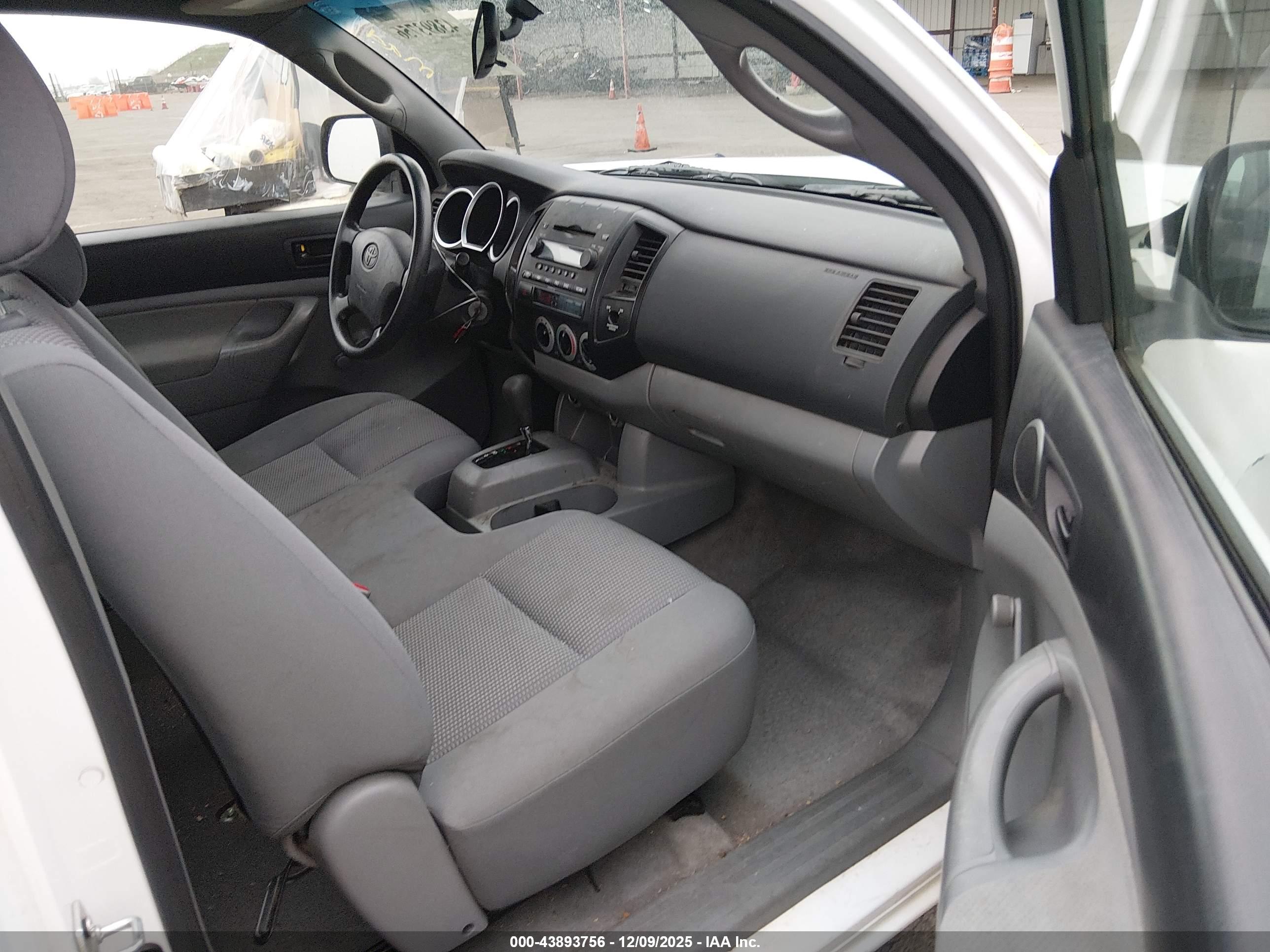 TOYOTA TACOMA image 5