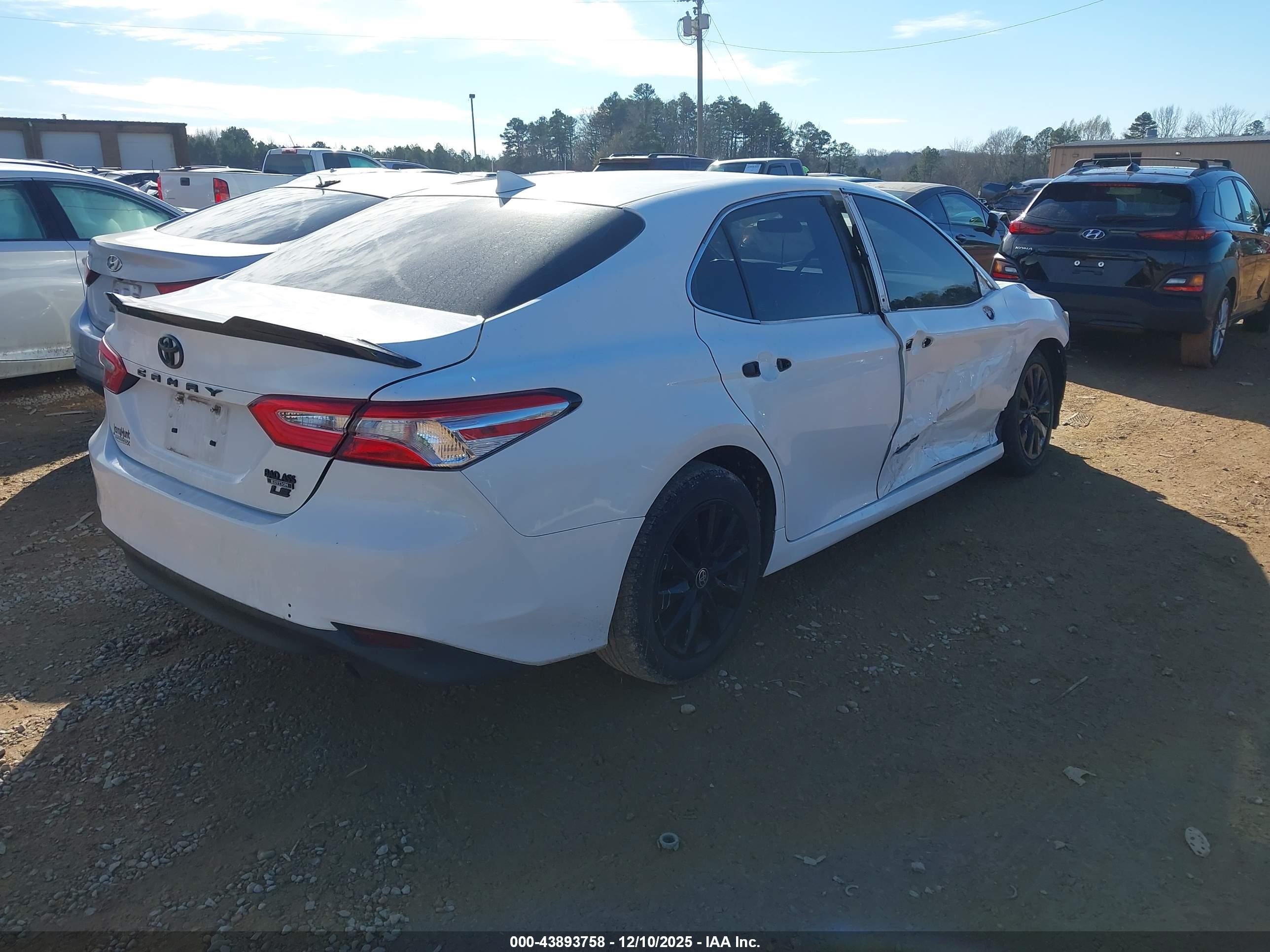 TOYOTA CAMRY image 4