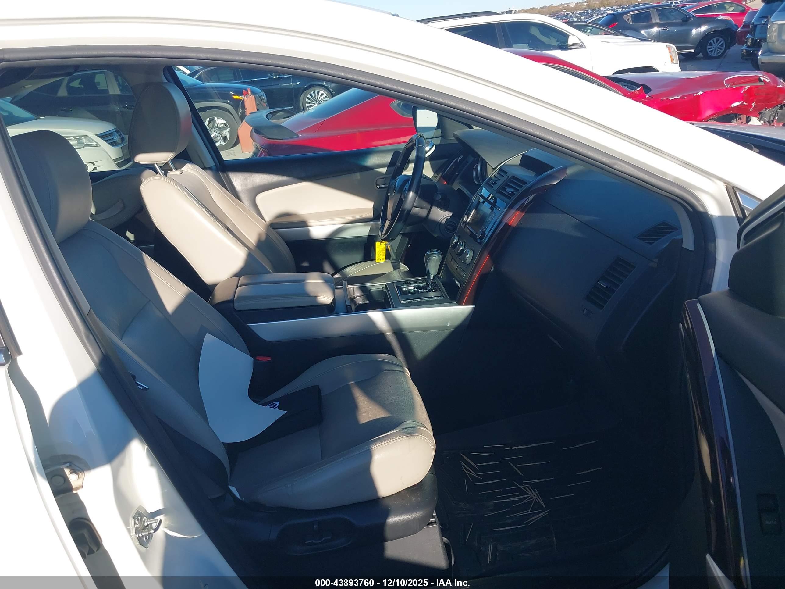 MAZDA CX-9 image 5